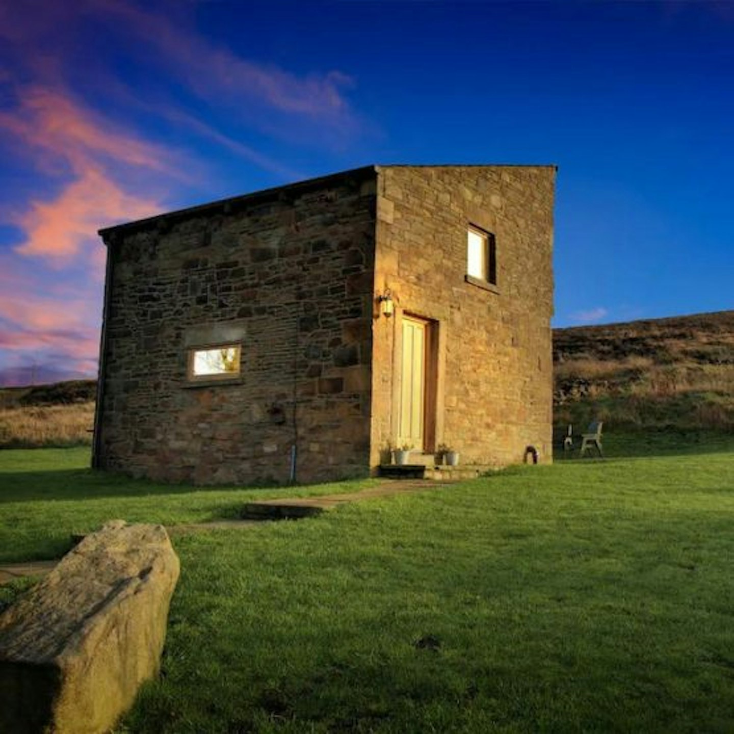 Hayfield Chicken Barn on Airbnb