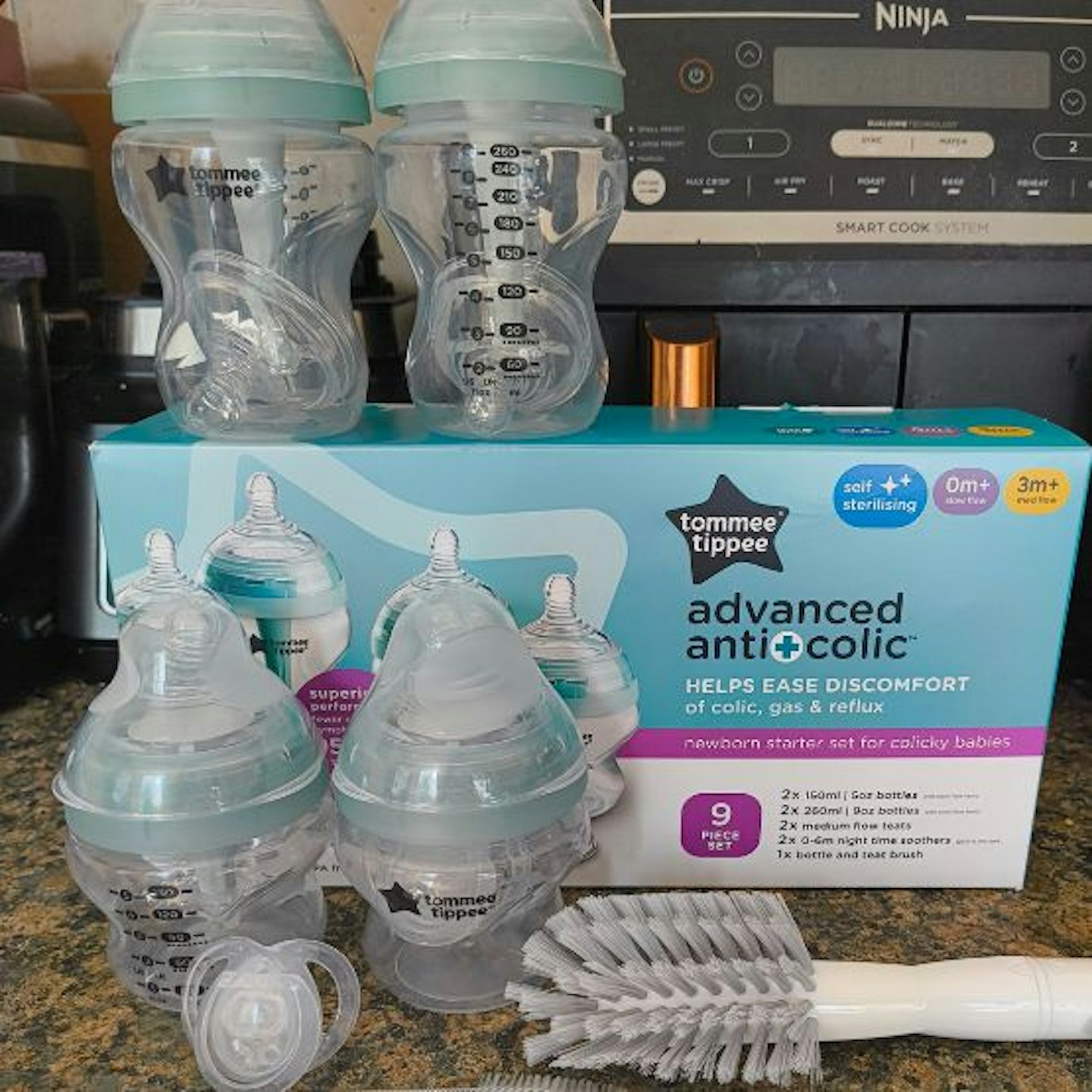 Tommee Tippee Advanced Anti-colic bottle set