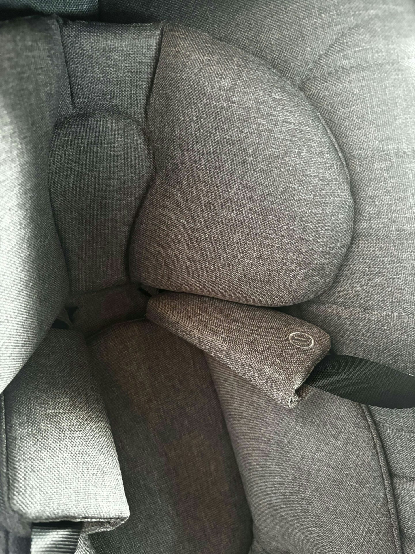 Avionaut Cosmo car seat reivew