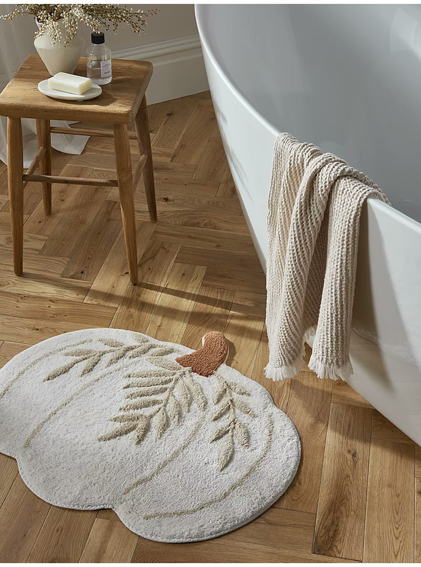 Natural Pumpkin-Shaped Bath Mat