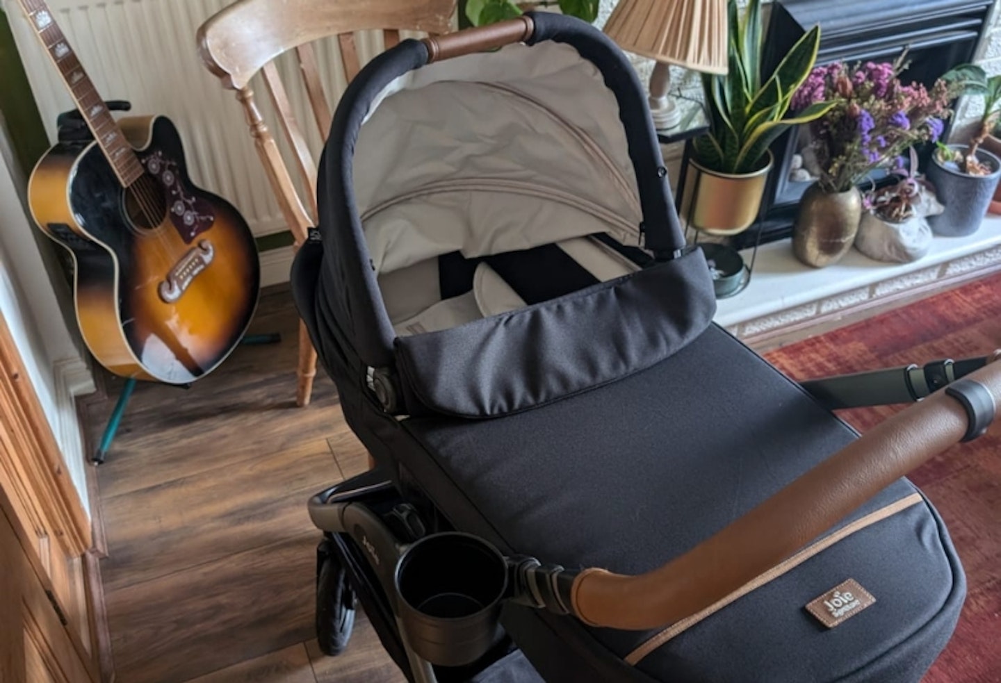 carrycot attachment on the Joie Finiti