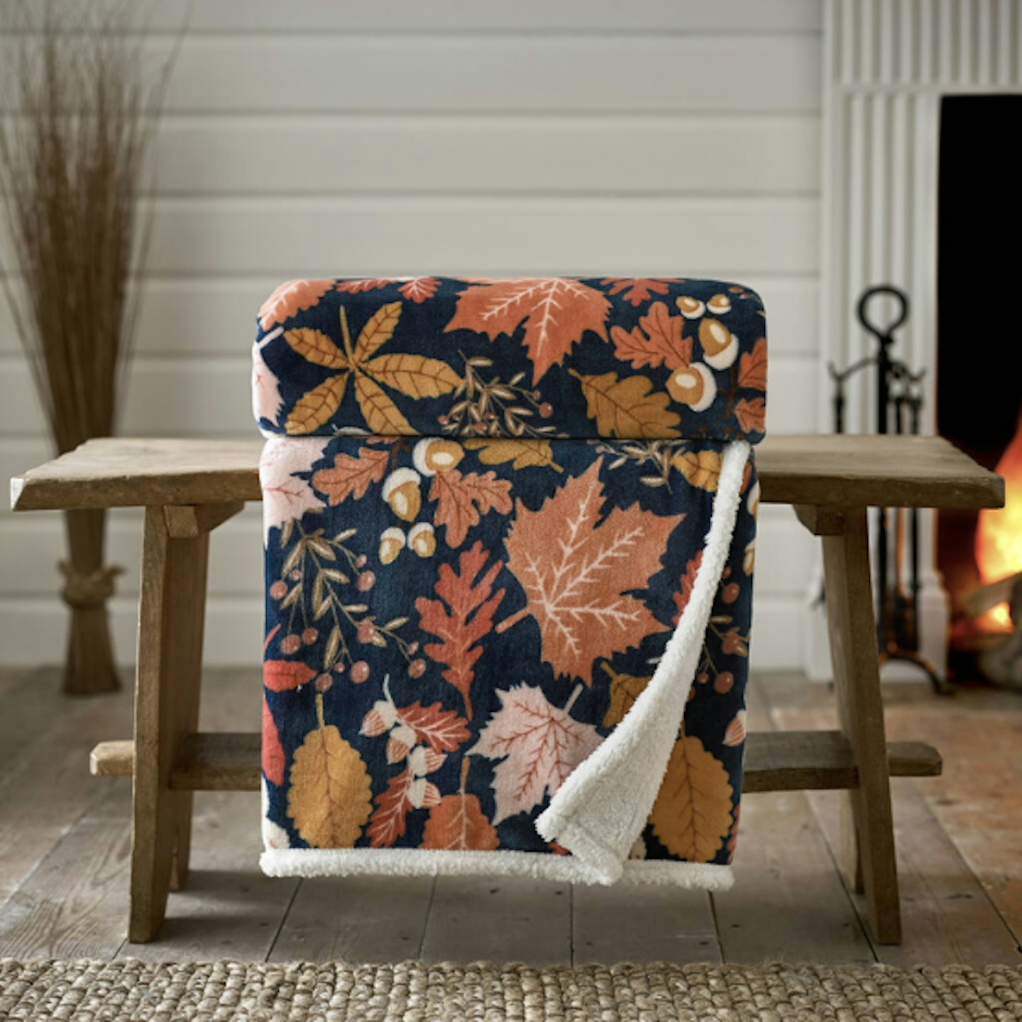 Autumn leaves throw