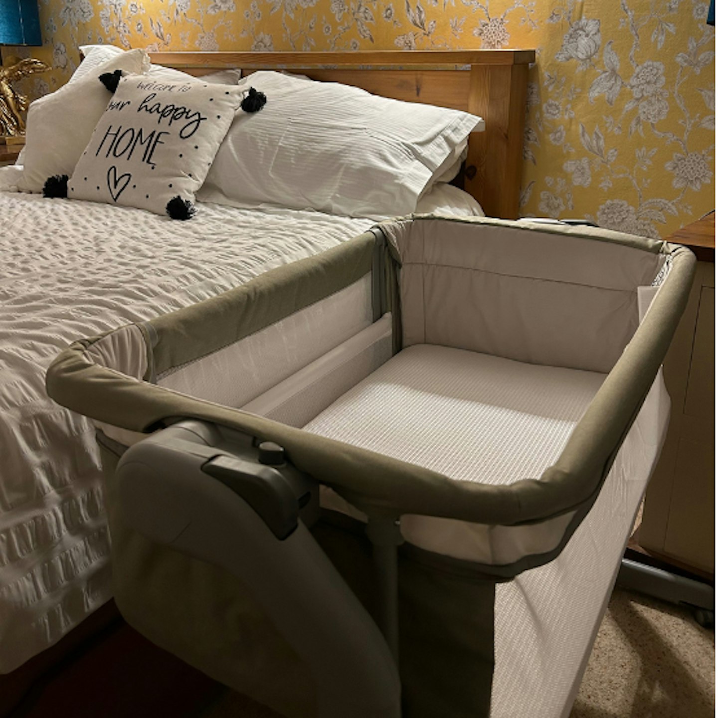 Chicco next to me magic bedside crib deals