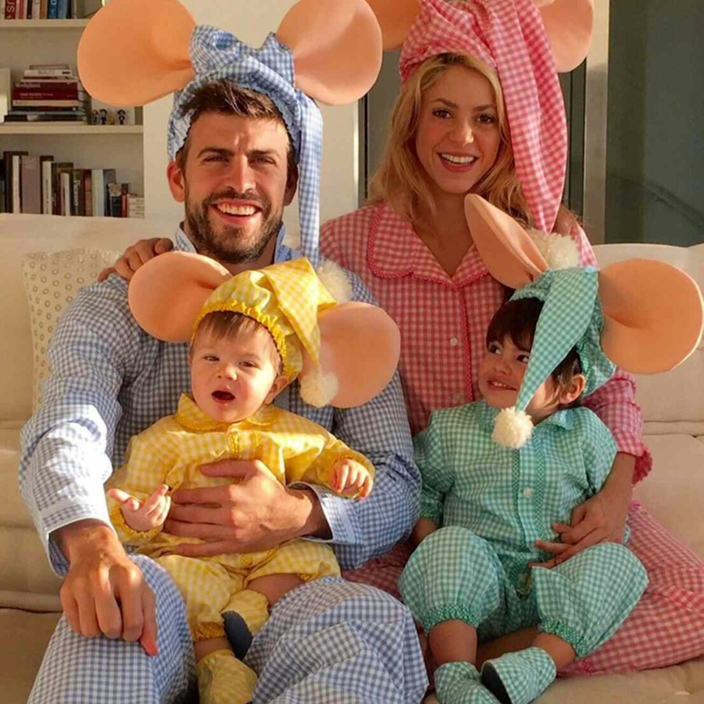 hakira & Gerard Piqué's Topo Gigio Family Costume