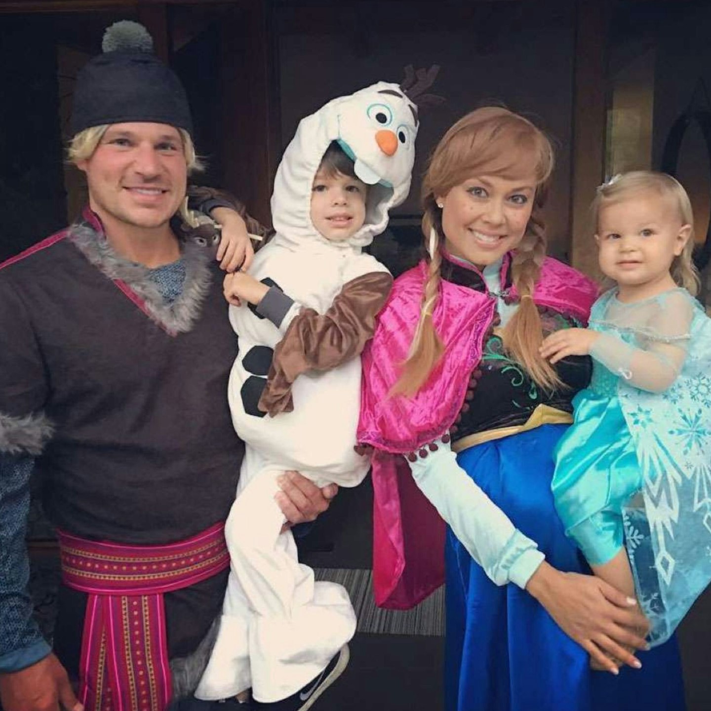 Vanessa Lachey & Nick Lachey's Frozen Costume
