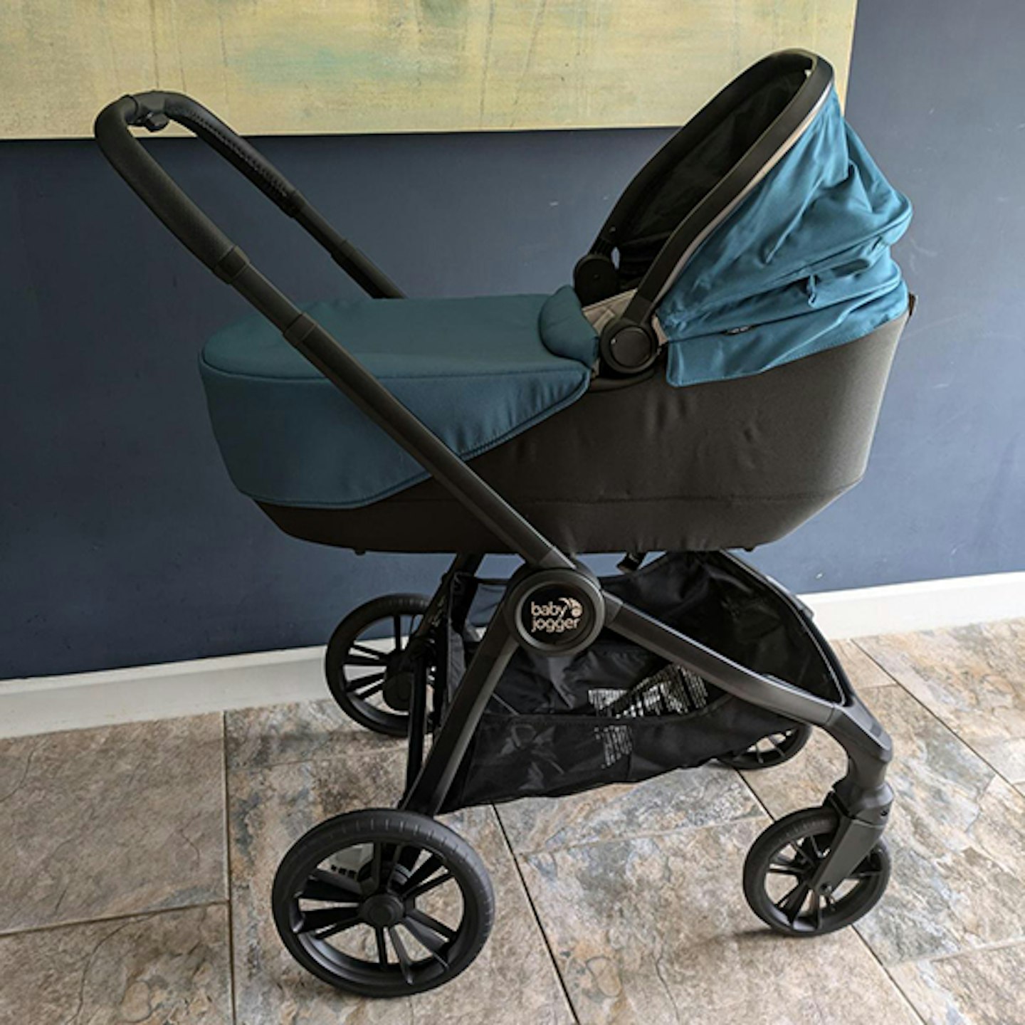 baby jogger carry cot with hood down