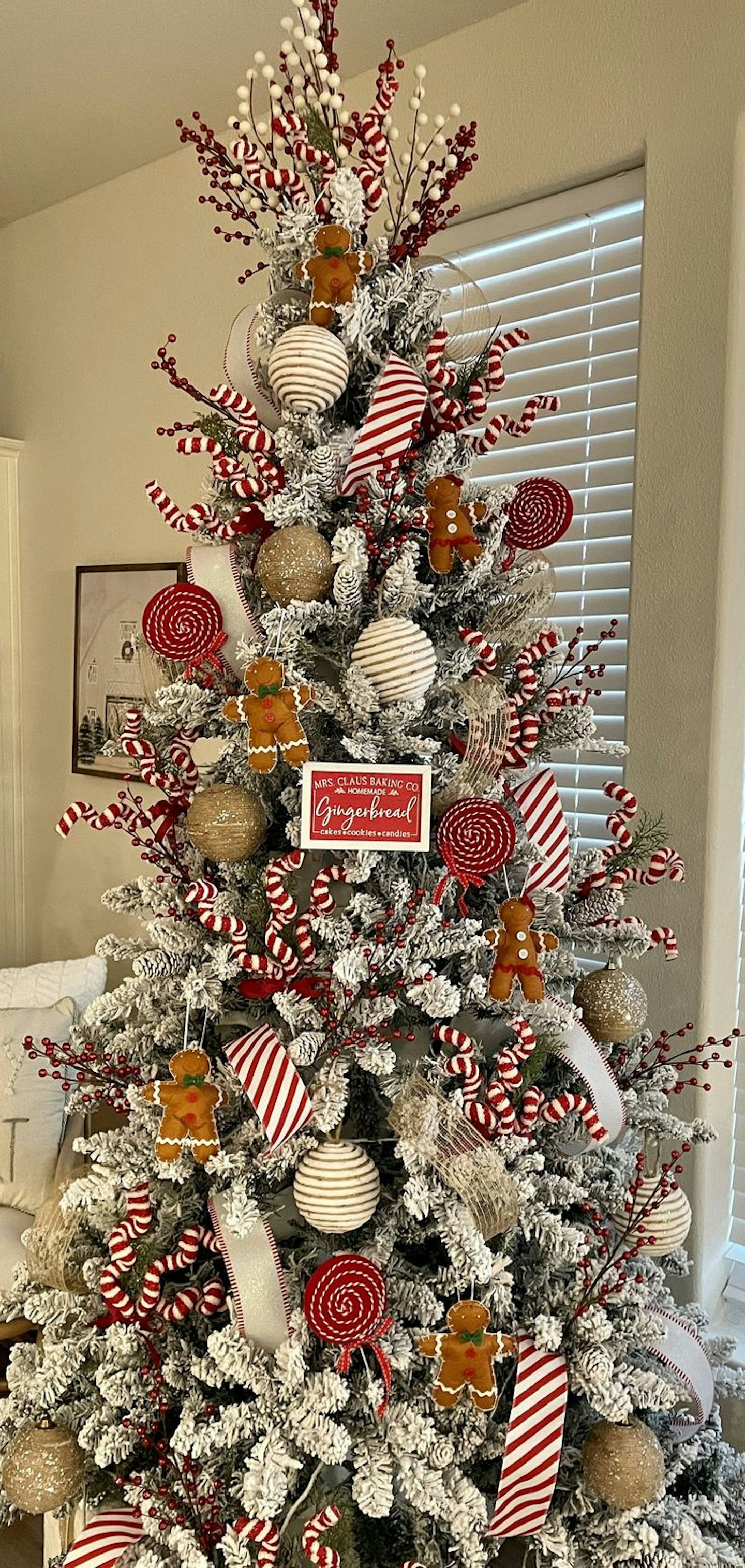 gingerbread themed christmas tree