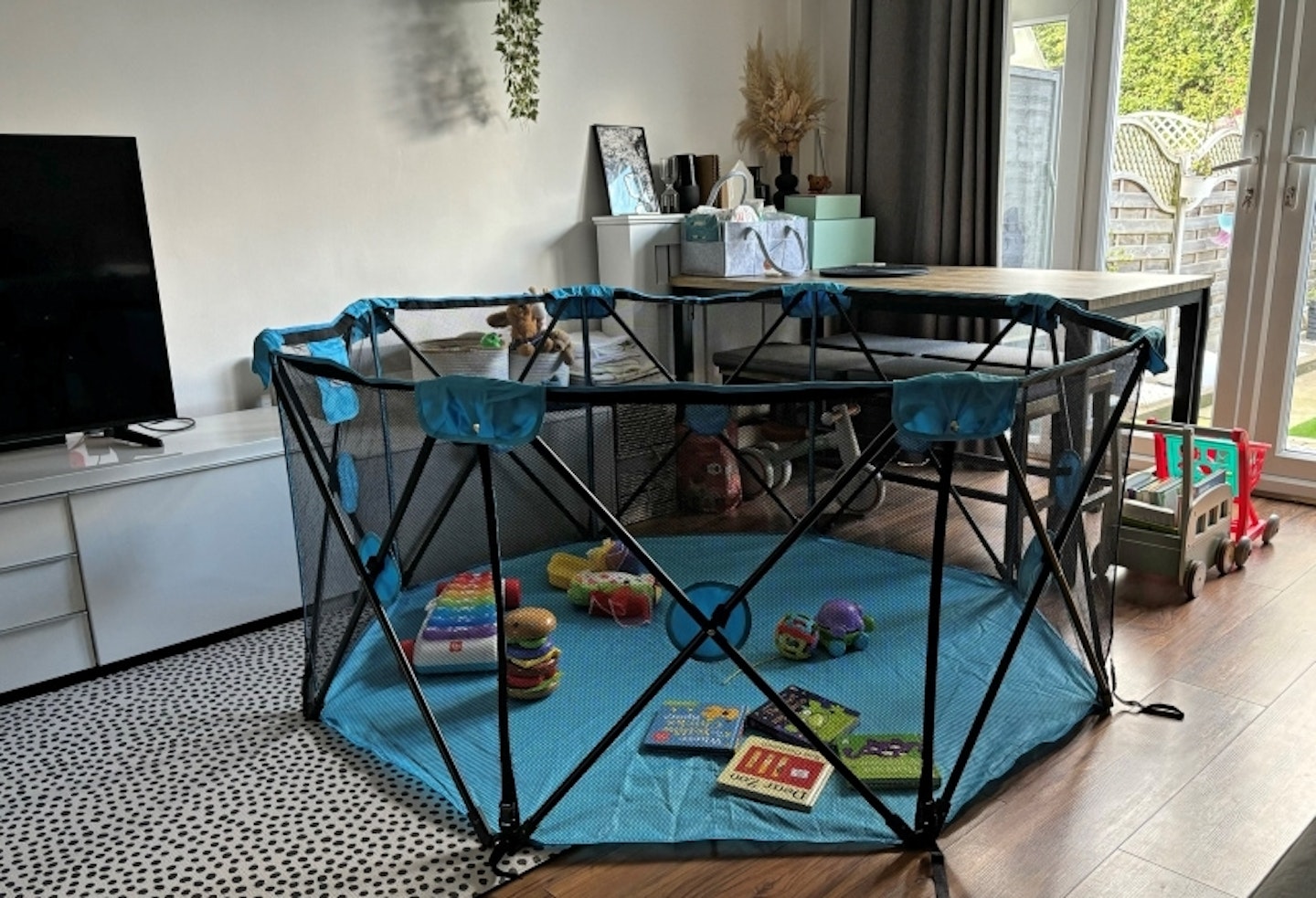 Hadwin 8 Panel Foldable and Portable Baby Playpen