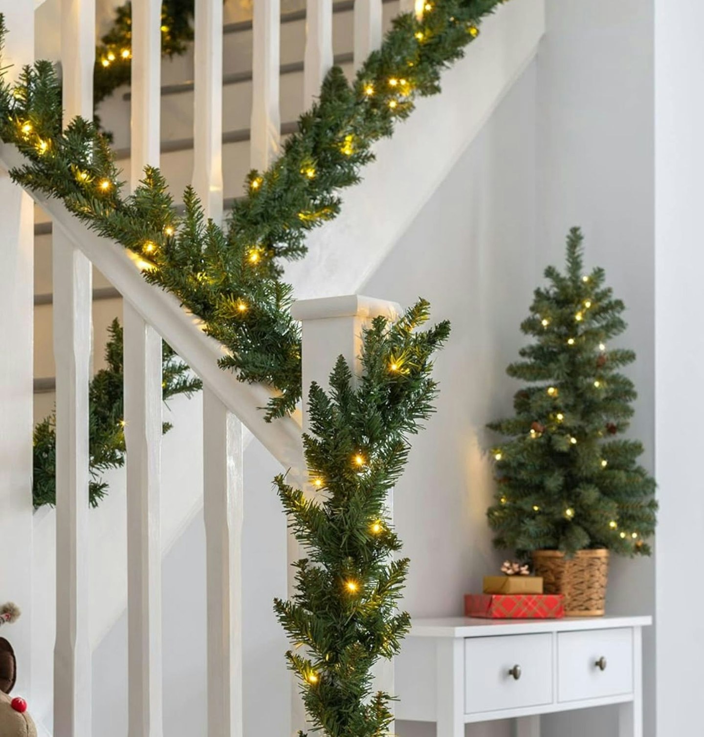  WeRChristmas Pre-Lit Garland Christmas Decoration