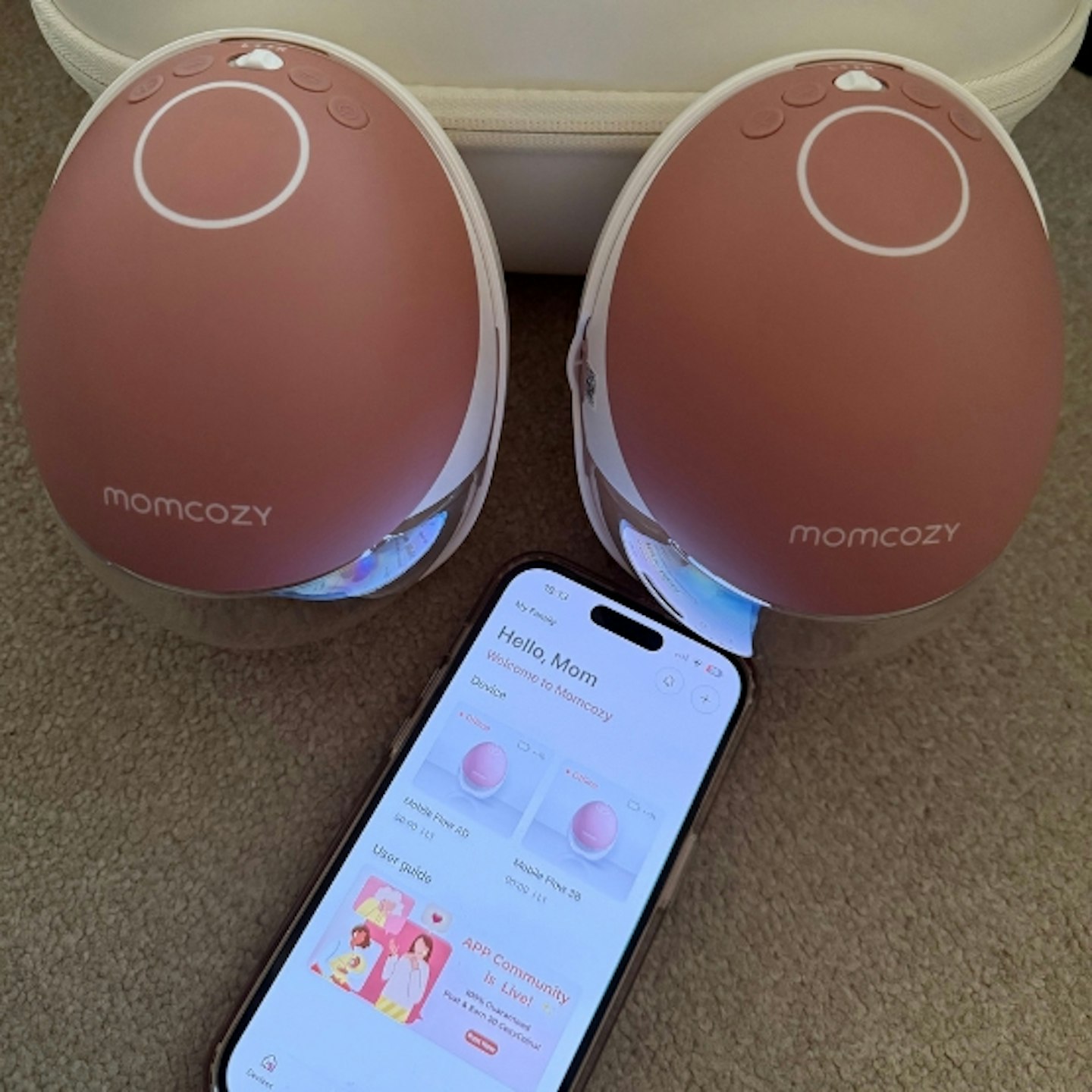 Momcozy M9 Mobile Flow pumps and app