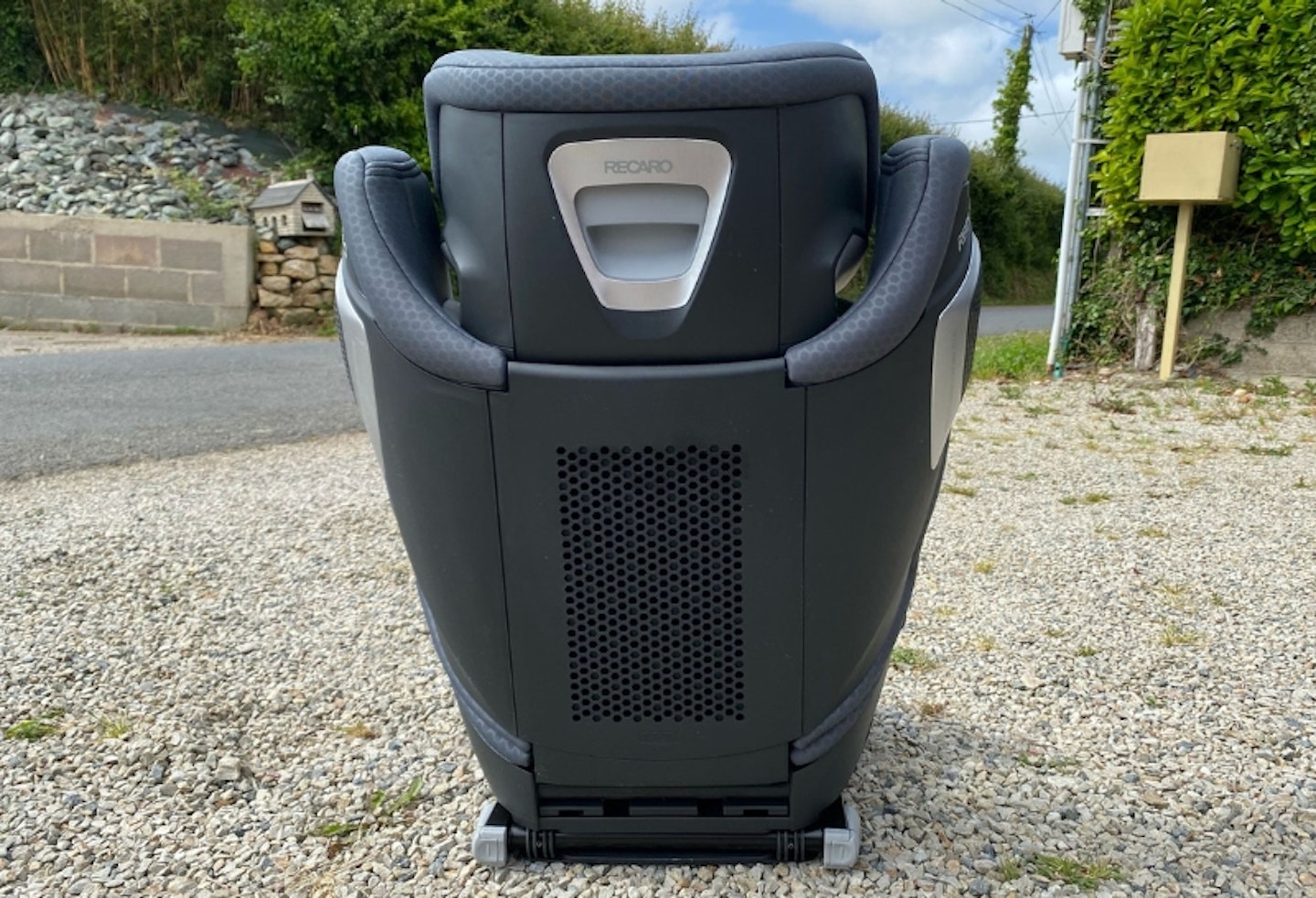 back of the RECARO Axion 1