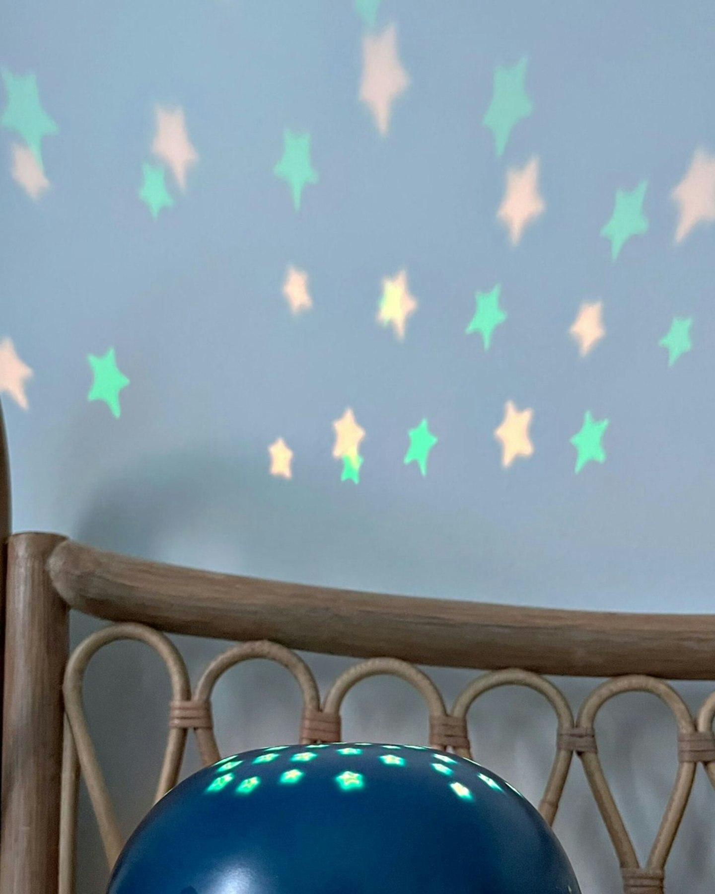 A LITTLE LOVELY COMPANY PROJECTOR NIGHT LIGHT