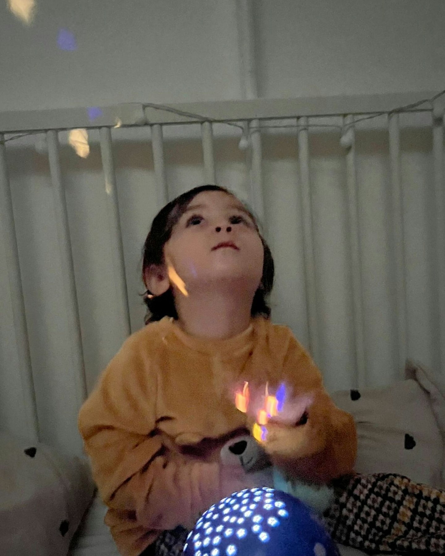 A LITTLE LOVELY COMPANY PROJECTOR NIGHT LIGHT