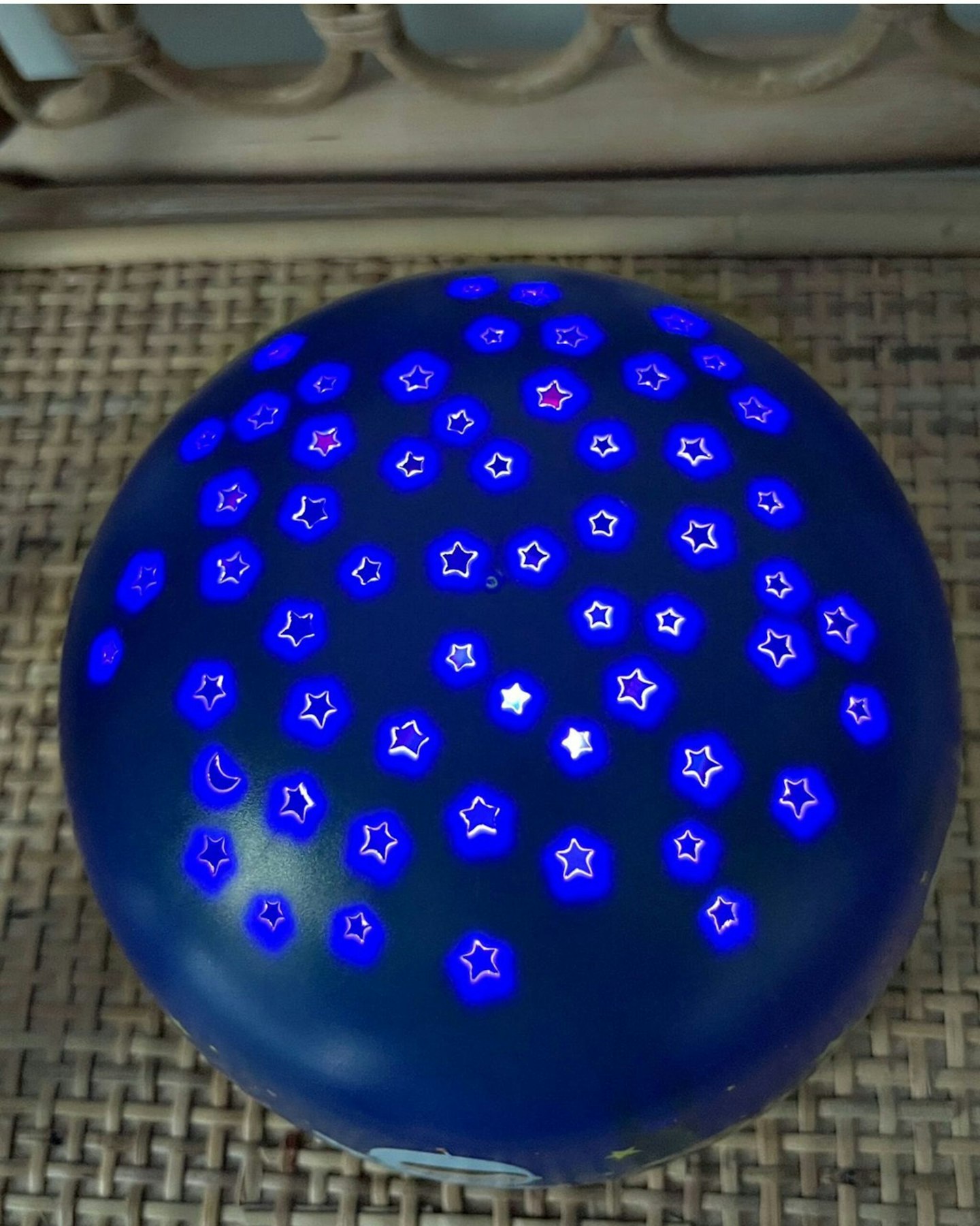 A LITTLE LOVELY COMPANY PROJECTOR NIGHT LIGHT