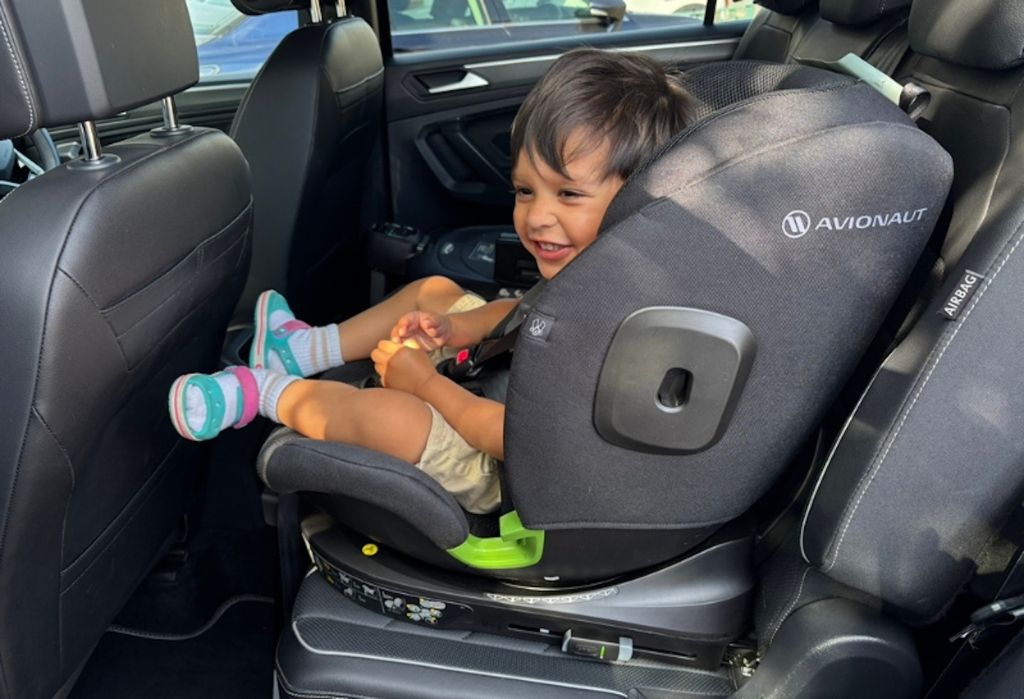 side view of a toddler in the Avionaut Stardust