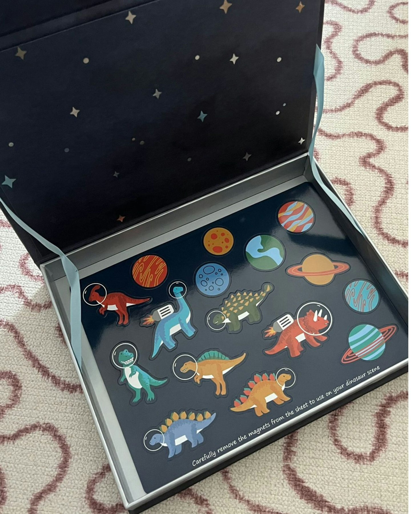 Build Your Own Magnetic Dinosaur Space Scene (2)