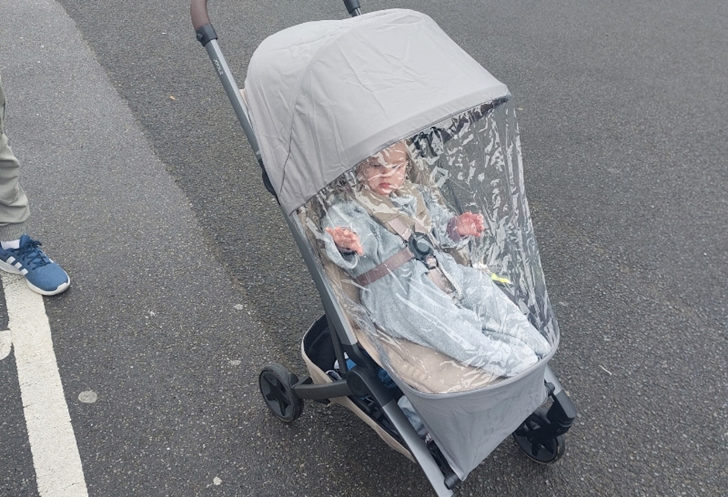 rain shade on the Joolz Aer2