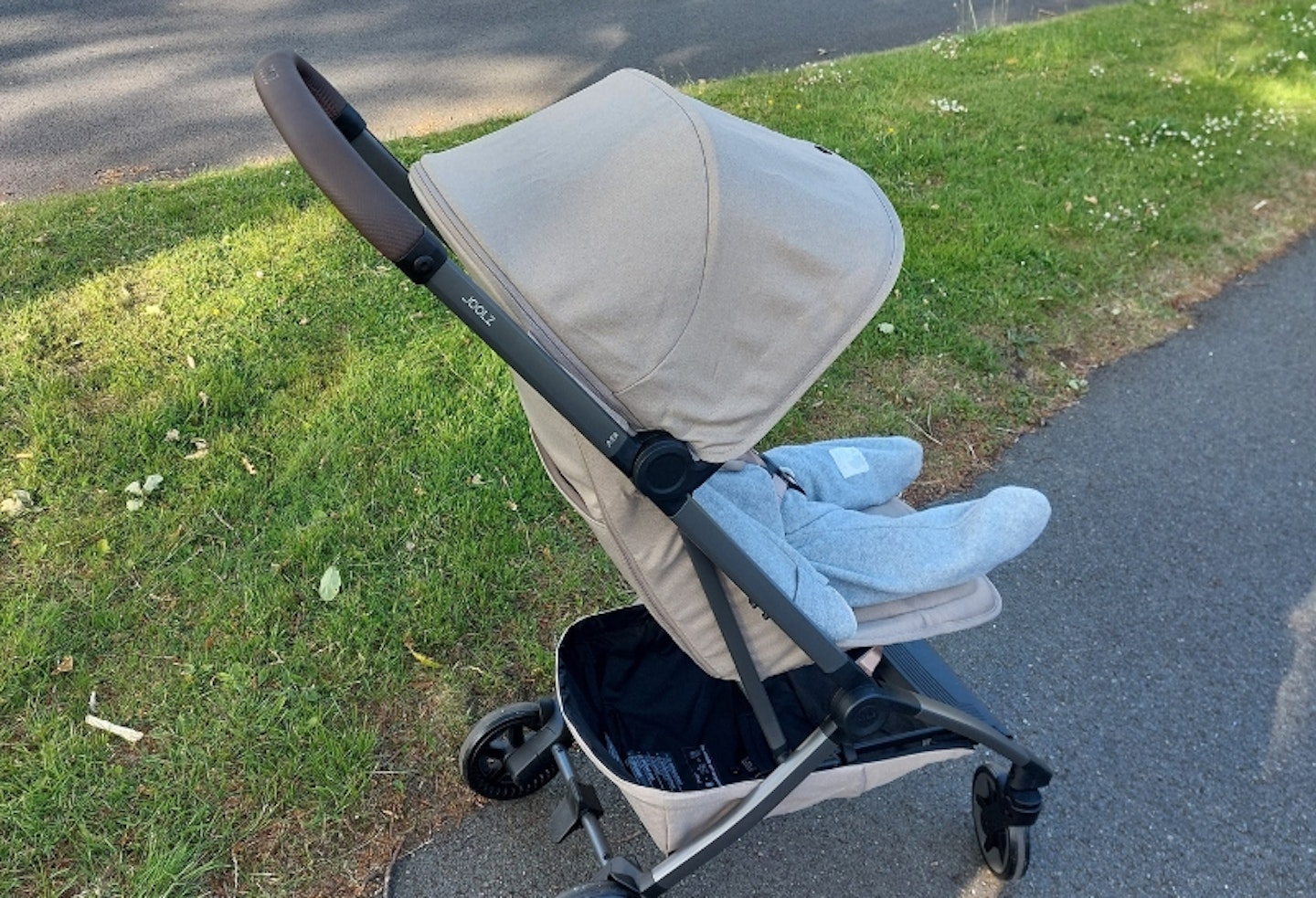 side view of the Joolz Aer2
