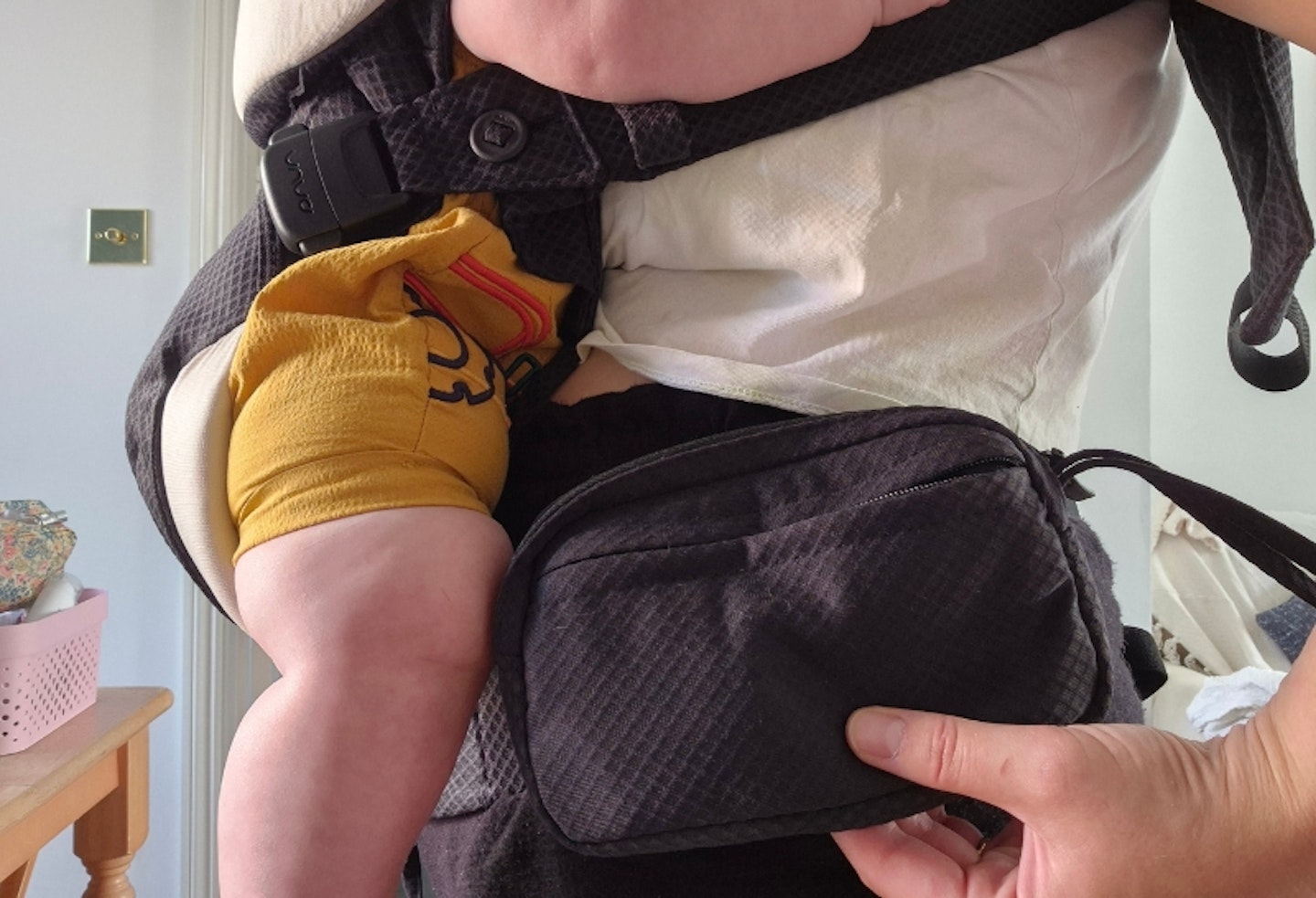side view on the Nuna Cudl Clik