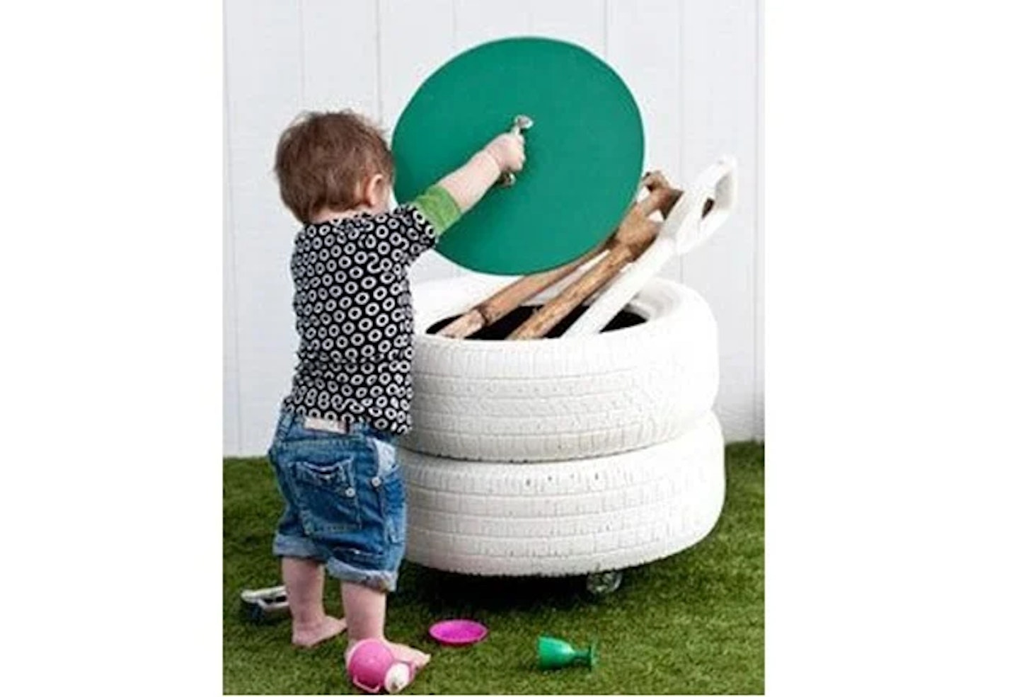 toddler opening storage bin