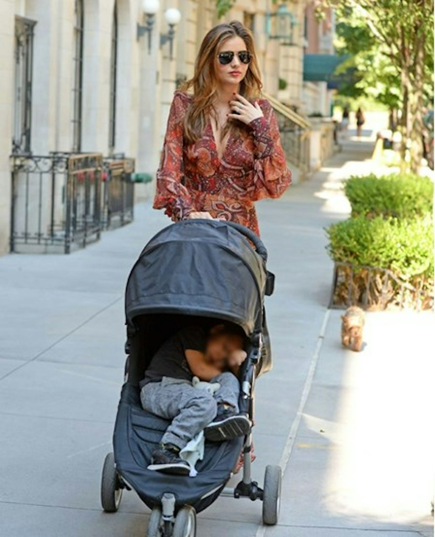 Miranda Kerr with baby jogger city mini