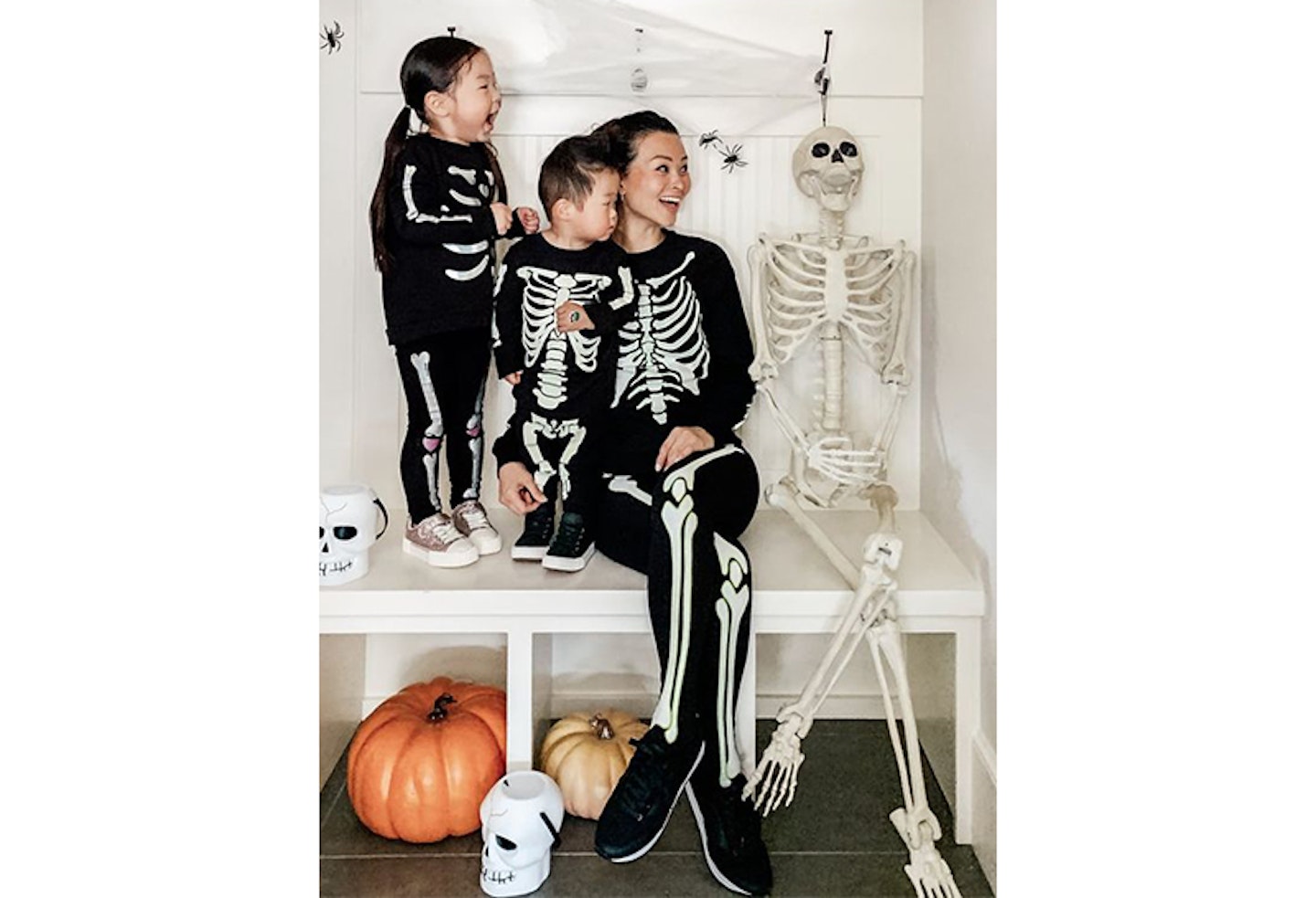 Skeleton-family-costume
