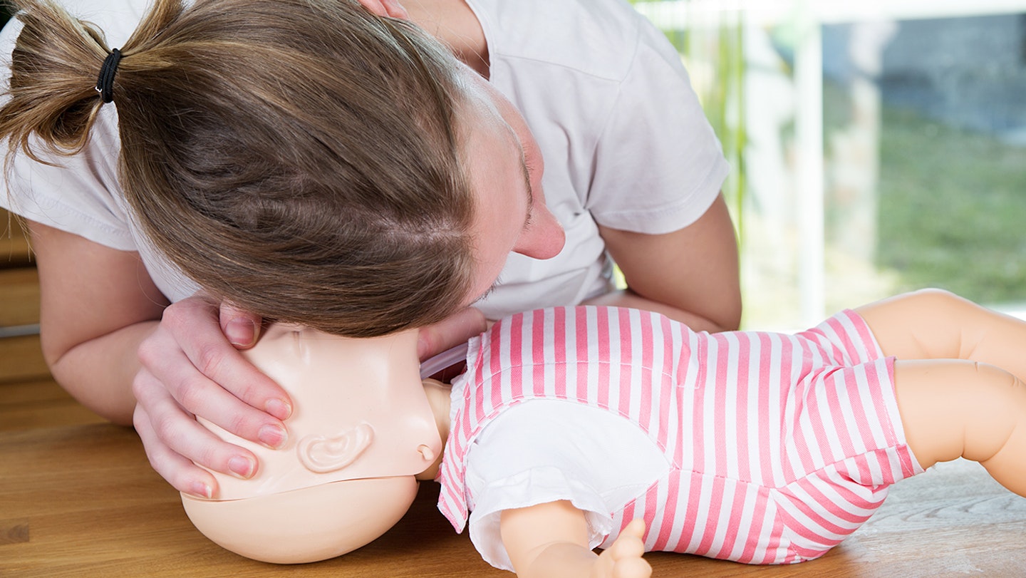 Step by step guide to baby first aid: CPR and choking