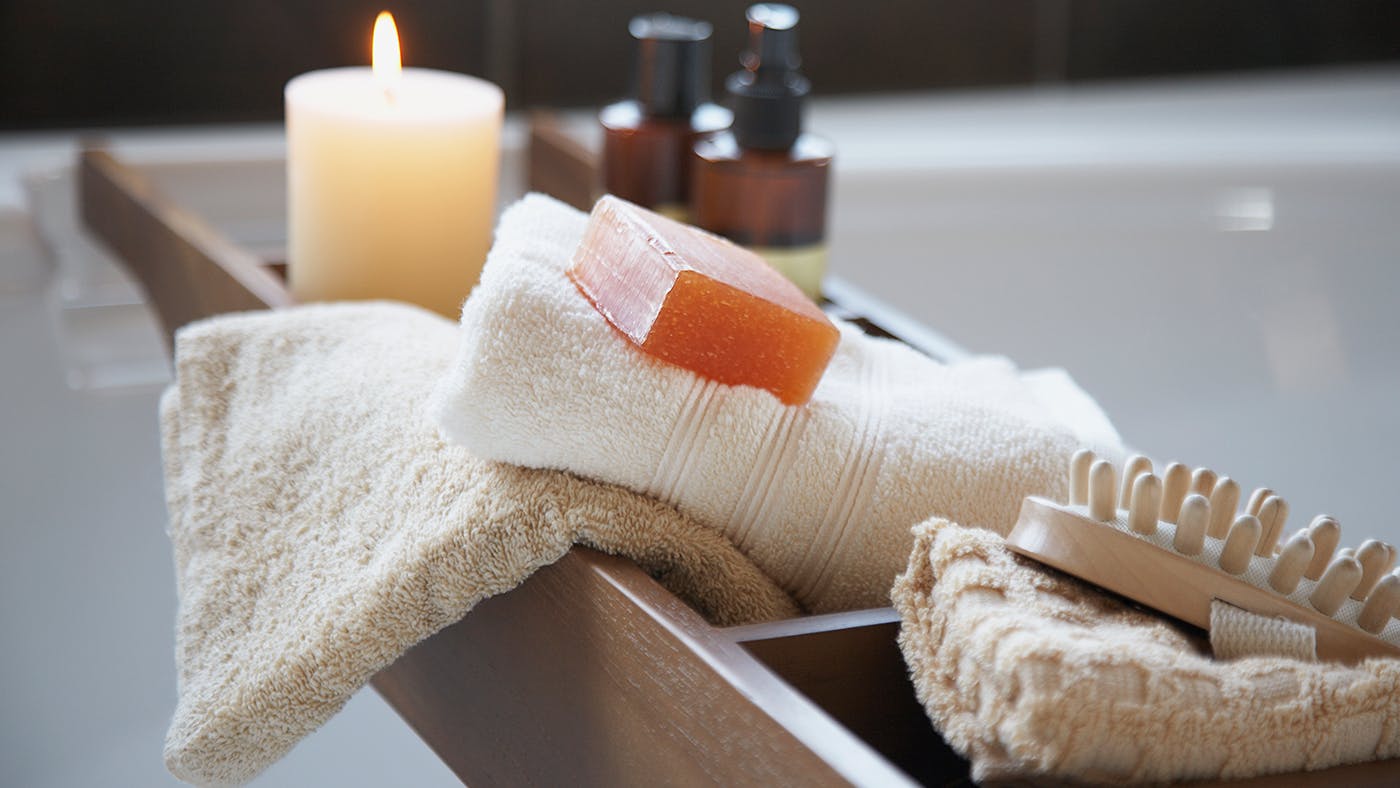 The best multifunctional bath trays UK 2022