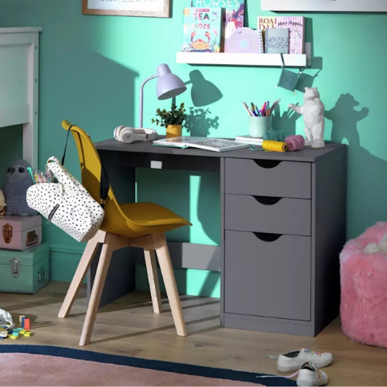 Best Children's Desk For Concentrating At Home 2022