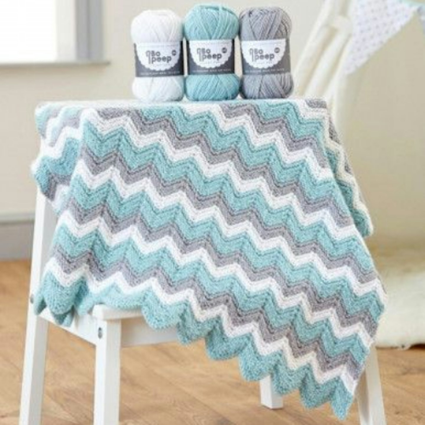 Knitted Zig-Zag Baby Blanket Kit mum to be gifts