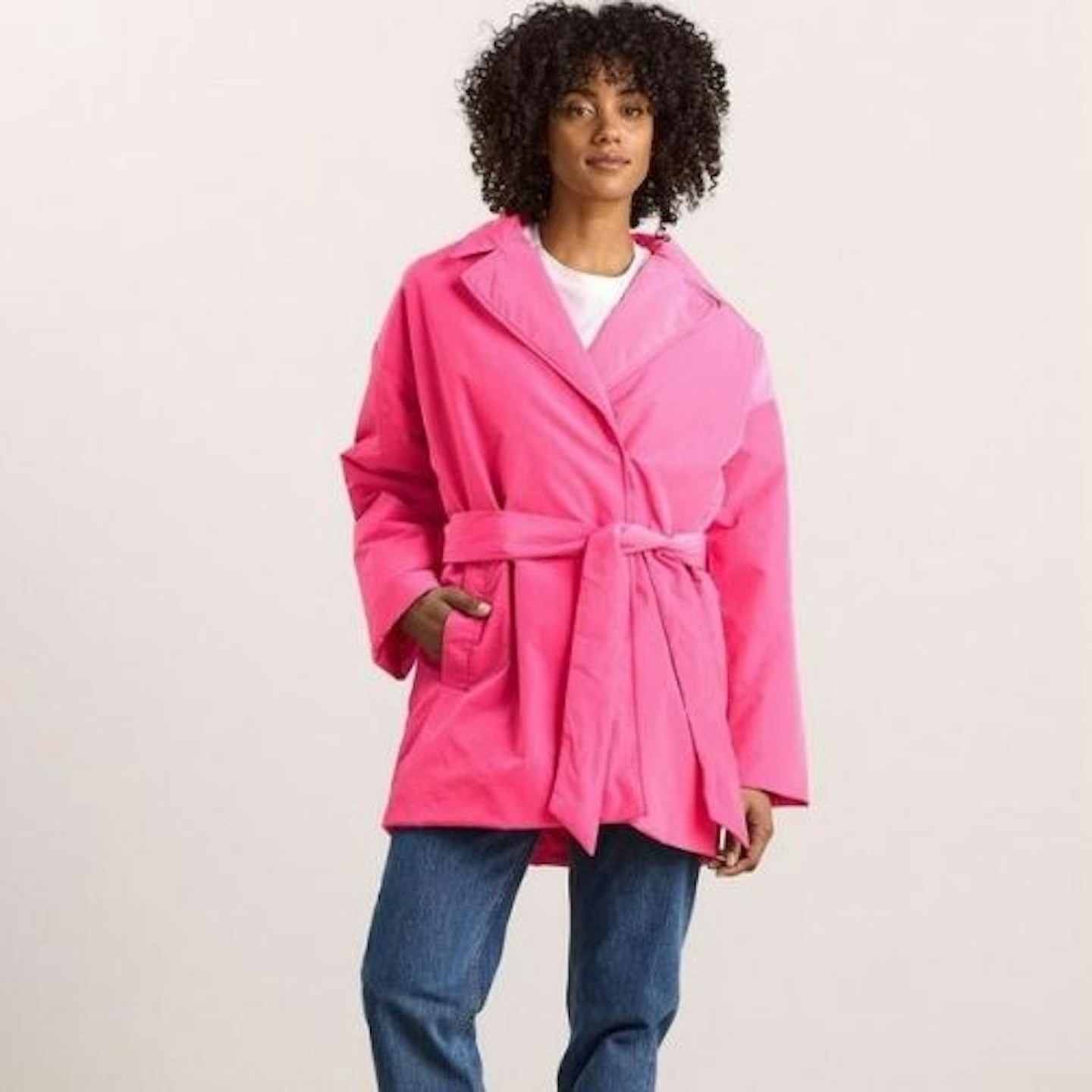 Lightly padded coat with tie belt