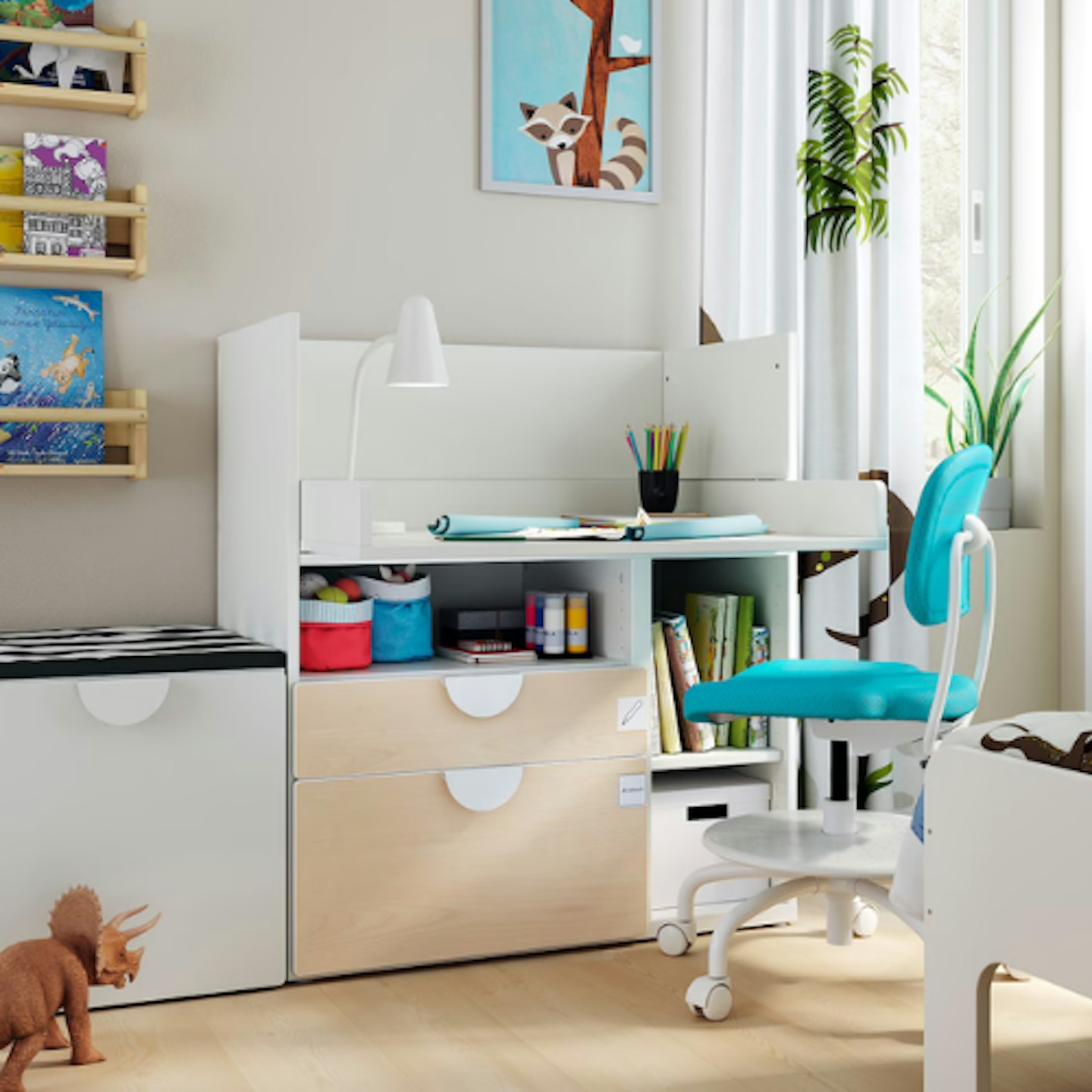 https://images.bauerhosting.com/affiliates/sites/12/motherandbaby/2022/02/SMASTAD-Desk.png?auto=format&w=1440&q=80