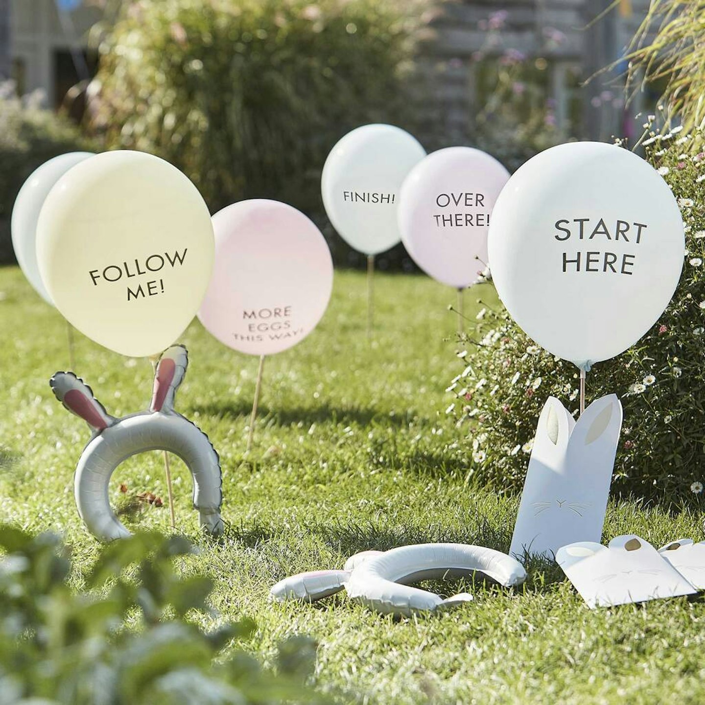 Egg balloon hunt kit