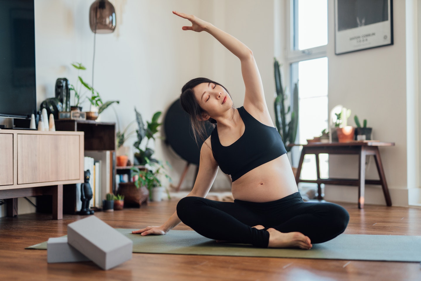 pregnant woman doing exercise