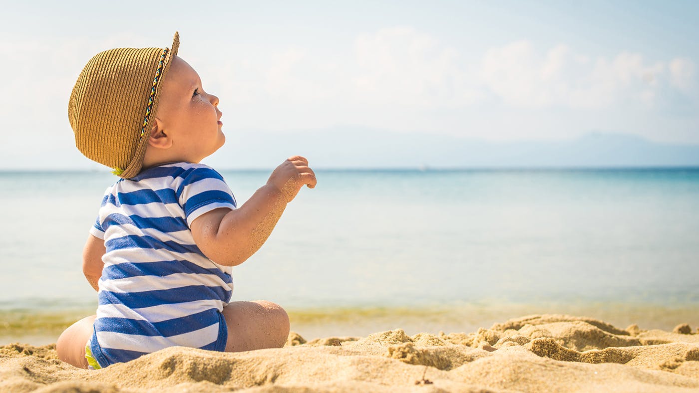 Graco’s guide to making holidays with young kids stress free