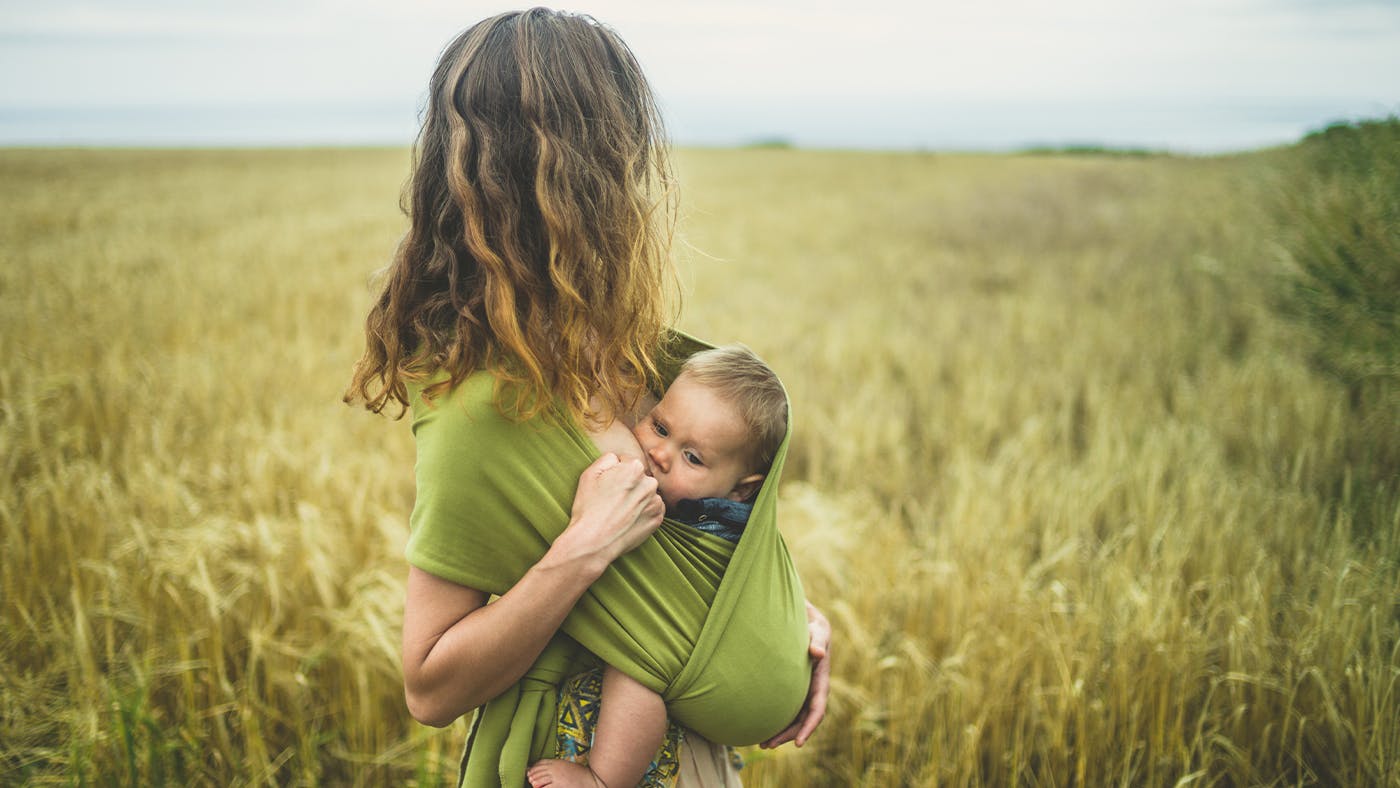 Baby shop sling breastfeeding