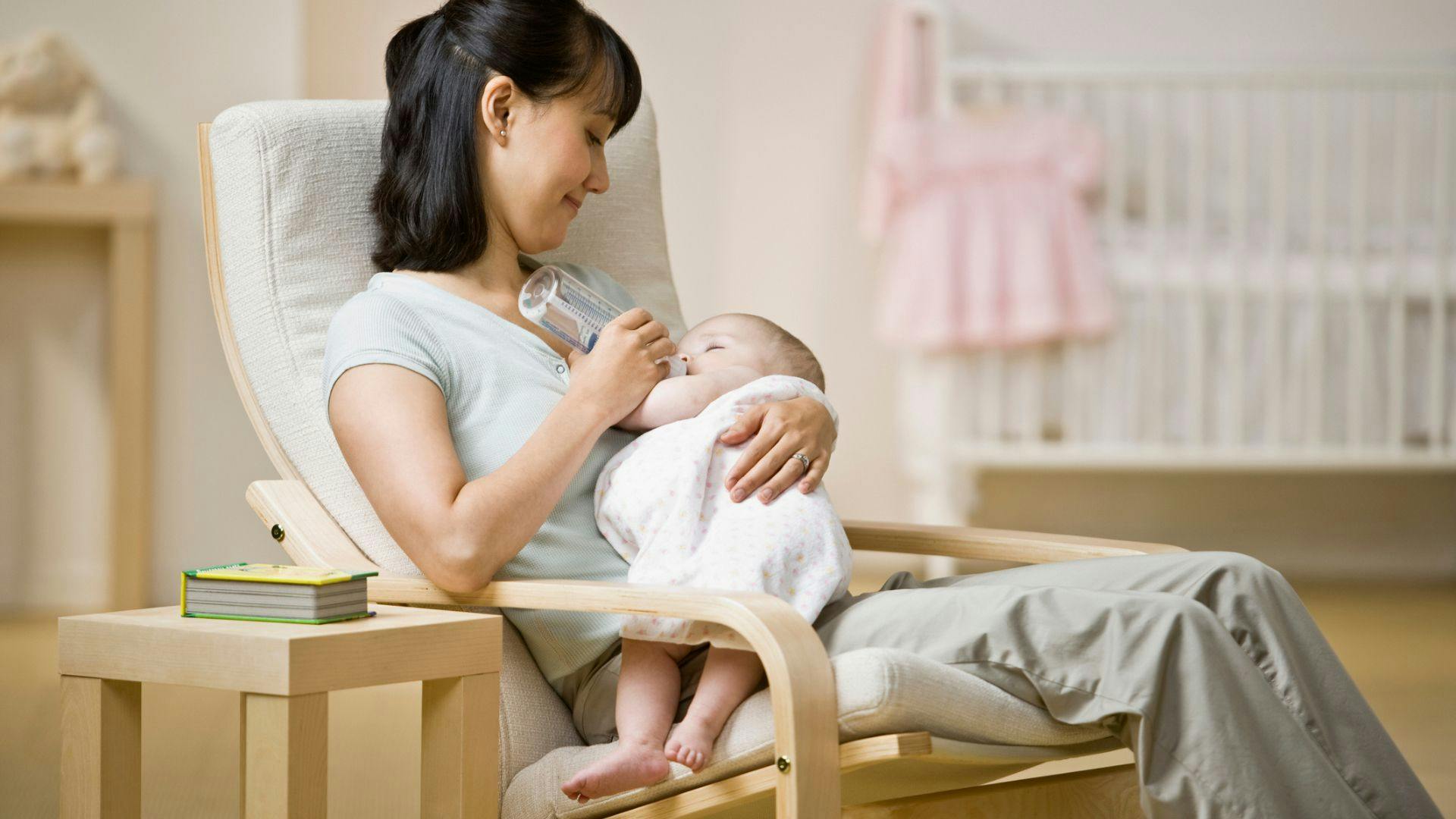 best feeding chair for mom