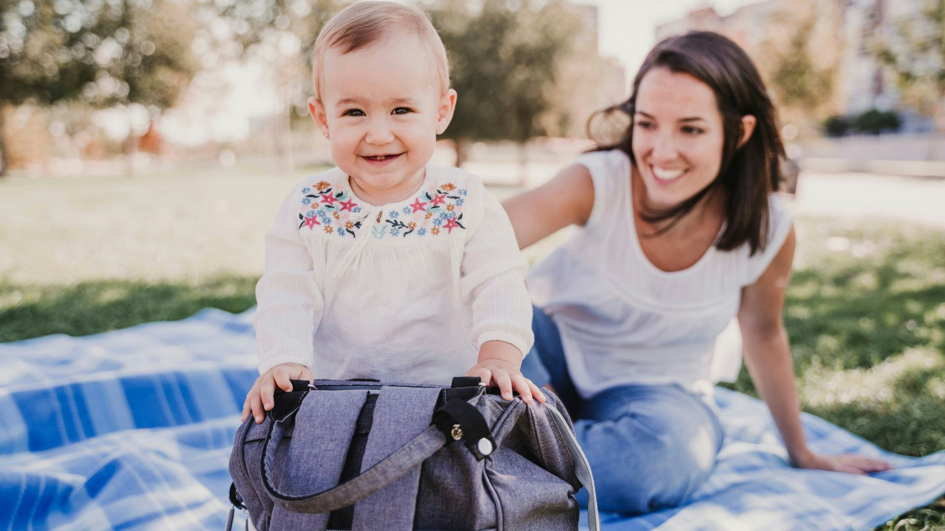 How to pack our best-selling baby bag - the Storksak Poppy Luxe! 