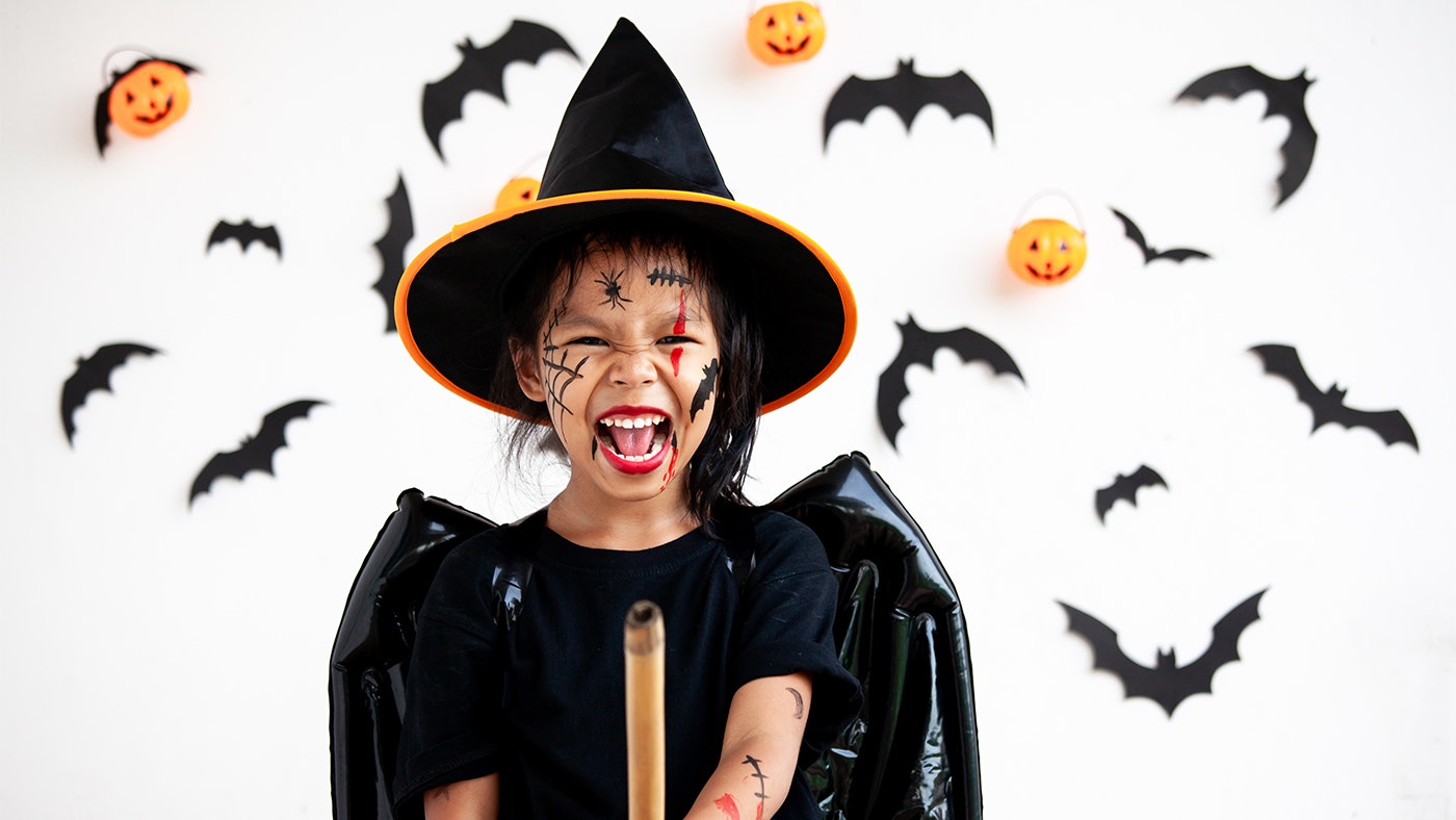 Witch face paint: How to guide and ideas