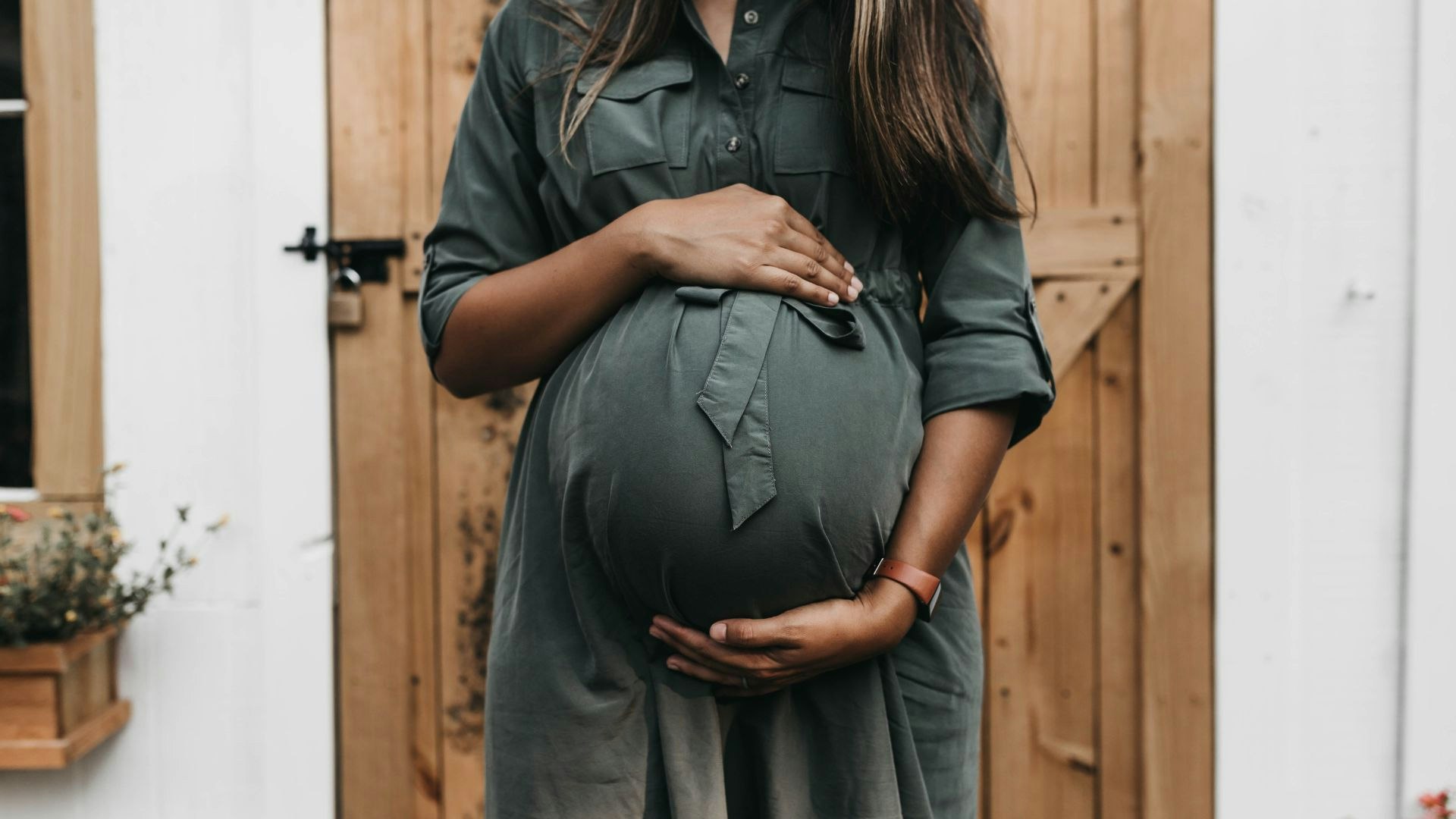 How to Get Maternity Clothes on a Budget