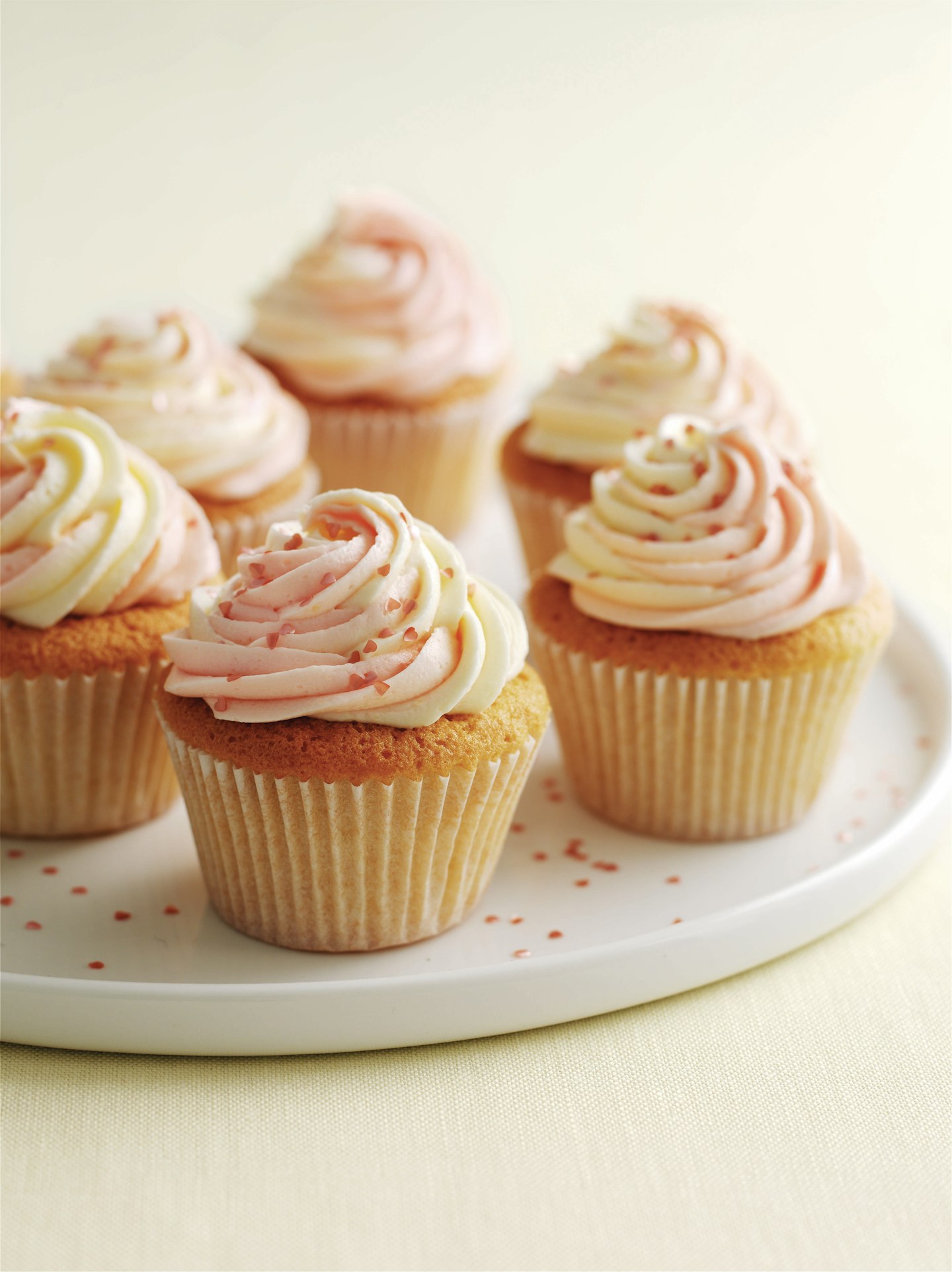 Mary Berry's Vanilla Cupcakes With Swirly Icing Recipe