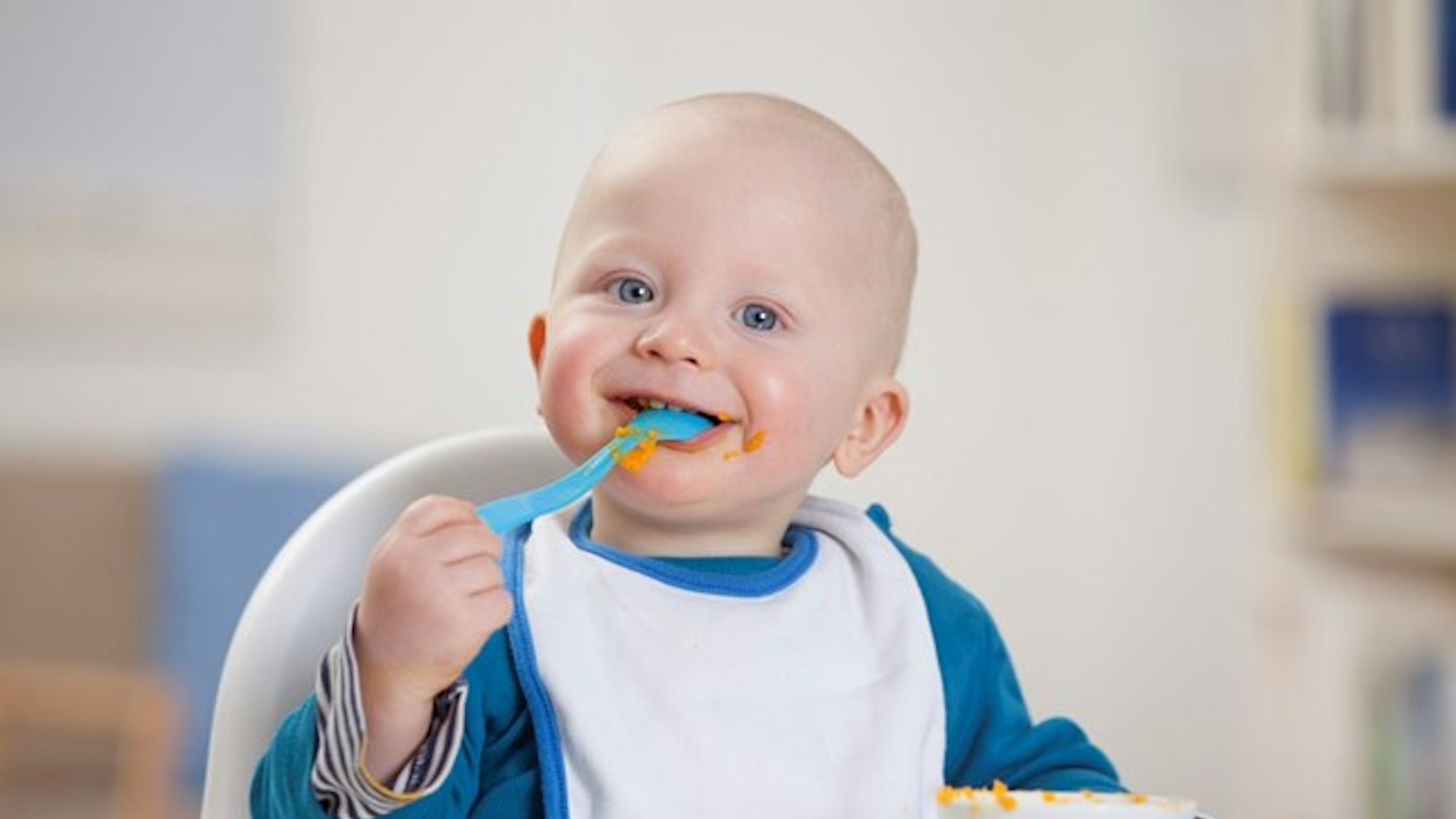 What Age Do Babies Feed Themselves