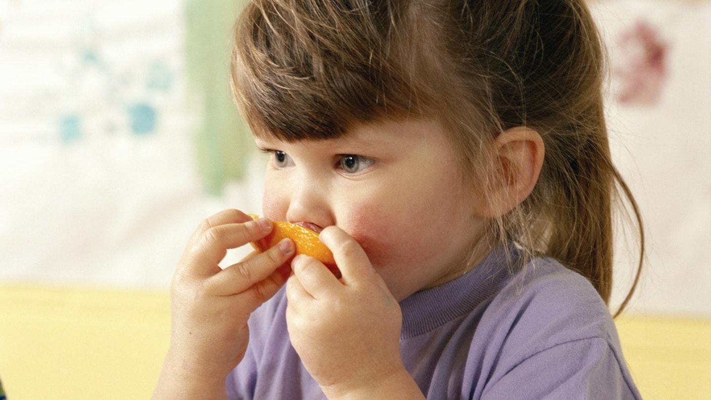 Toddler Snacking: The Best Way To Eat Between Meals