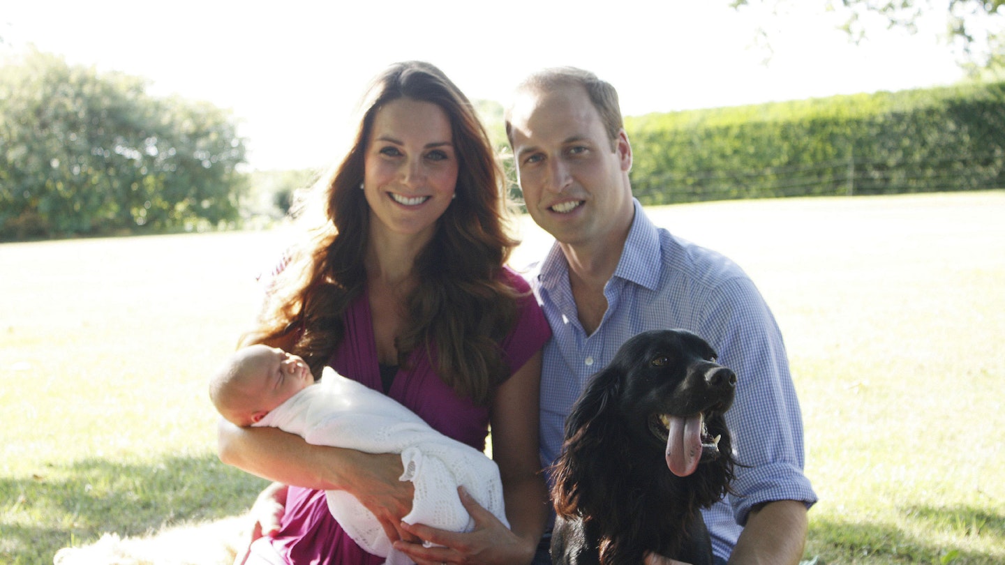 Wills and Kate released two family photos at the same time, snapped by Kate’s dad Michael Middleton. Taken in their garden, the young family looked relaxed and the finished effect looked like pics you may see on Facebook. The new parents’ dog Lupo even m