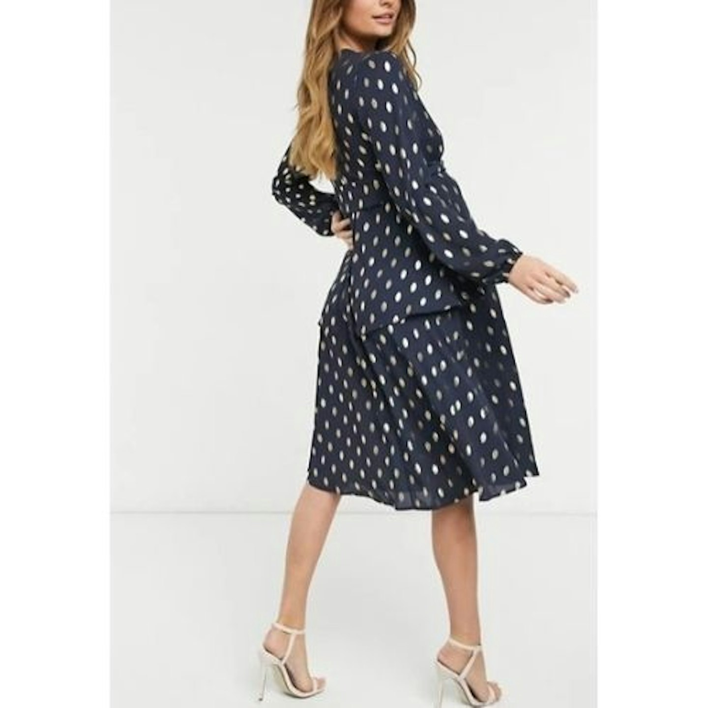 Queen Bee plunge front tiered midi dress with belt detail in navy fleck print