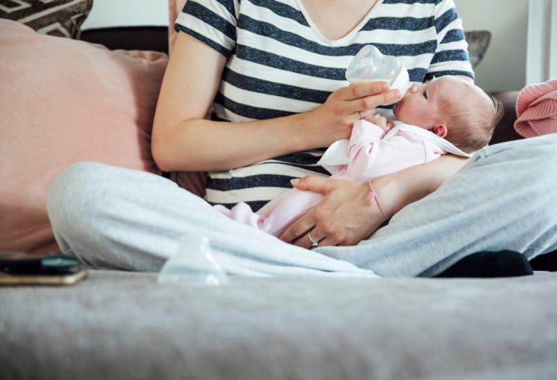 How much milk should a newborn drink? | Baby | Mother & Baby