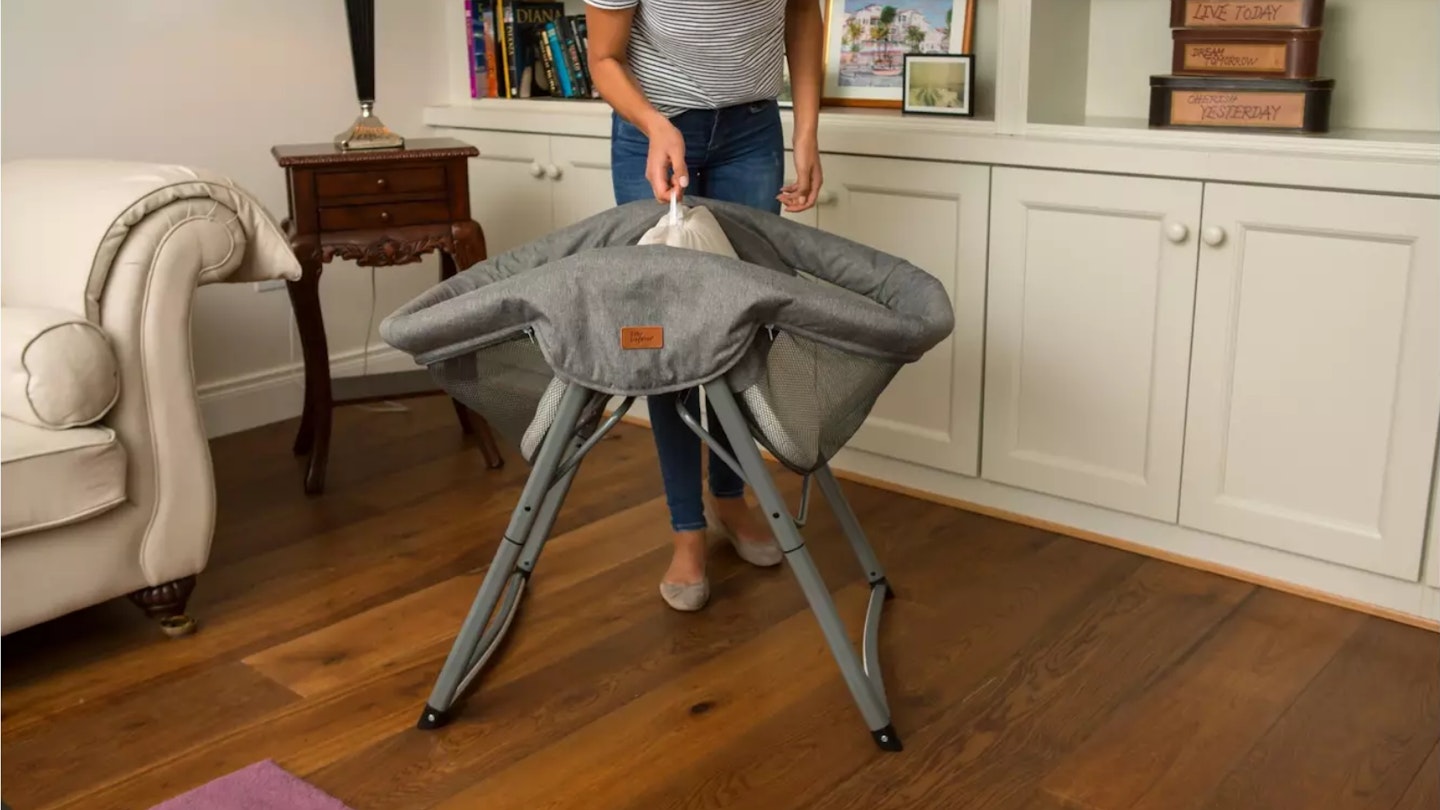 how to collapse babydan travel cot