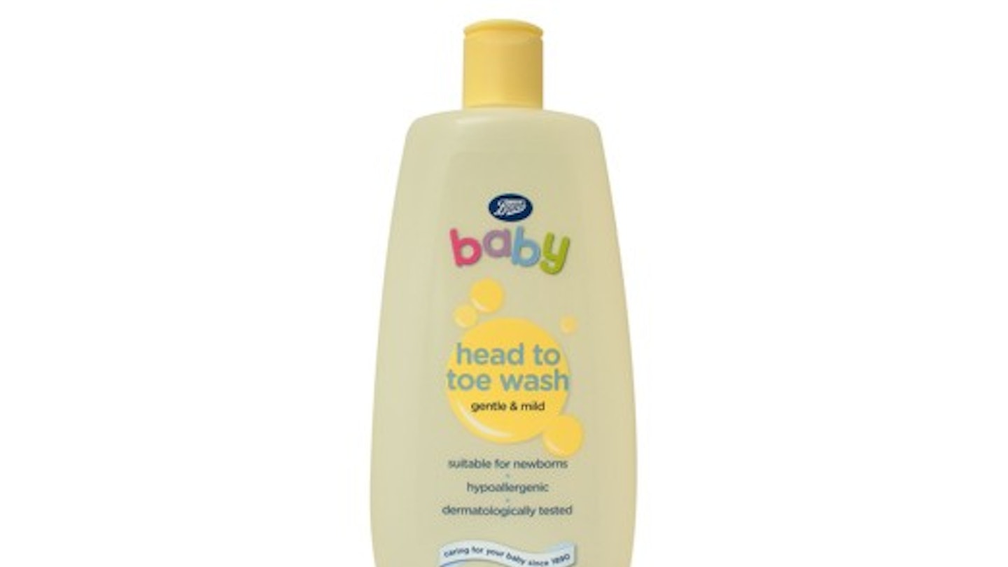 Boots Baby Head to Toe Wash is a gentle, soap free formulation that will leave skin and hair clean, feeling soft and conditioned. Gentle enough for newborns and developed with Boots unique no tears formulation the wash is hypoallergenic and dermatologica