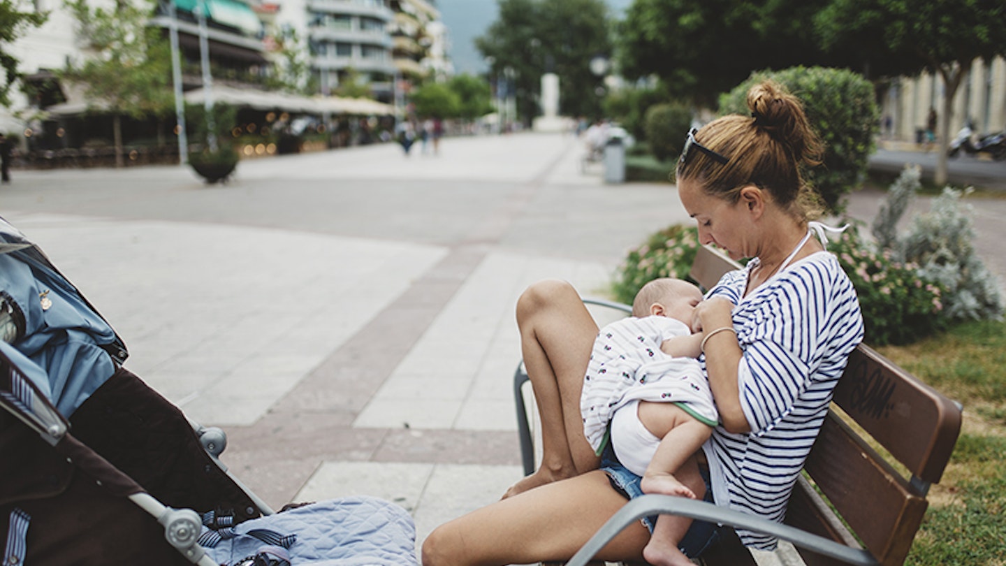 9 tips for breastfeeding in warm weather
