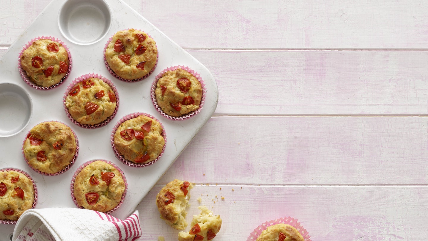 Cheese and tomato muffins 